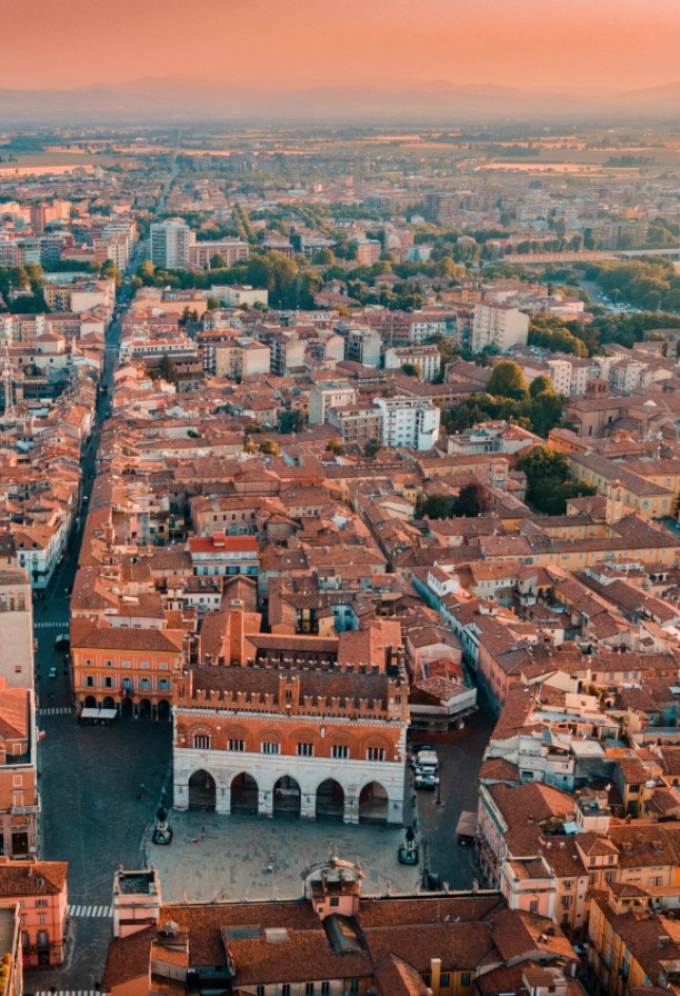Nel cuore di Piacenza: tra piazze, palazzi e cattedrali - Visita guidata IAT-R