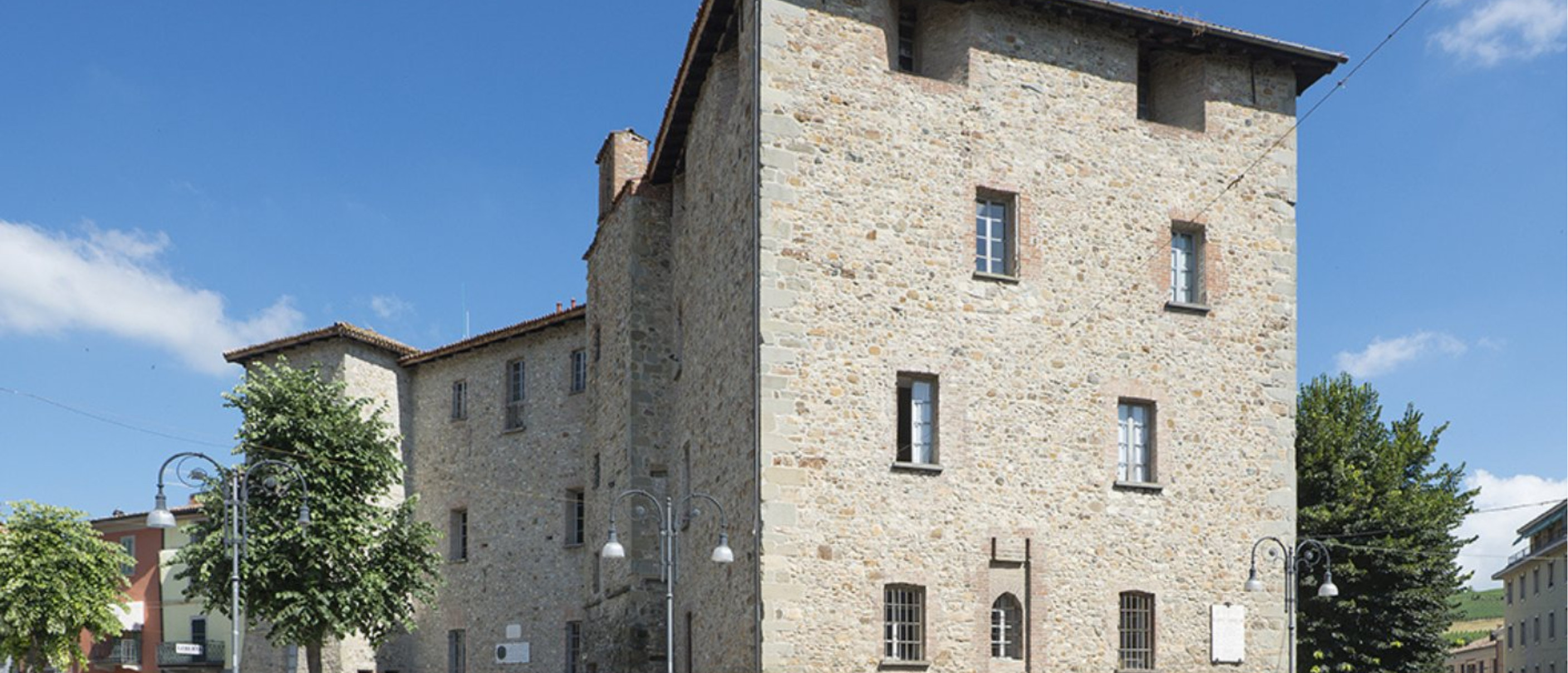 Toccare la pietra. Conoscere e restaurare la Rocca Dal Verme di Pianello V.T.