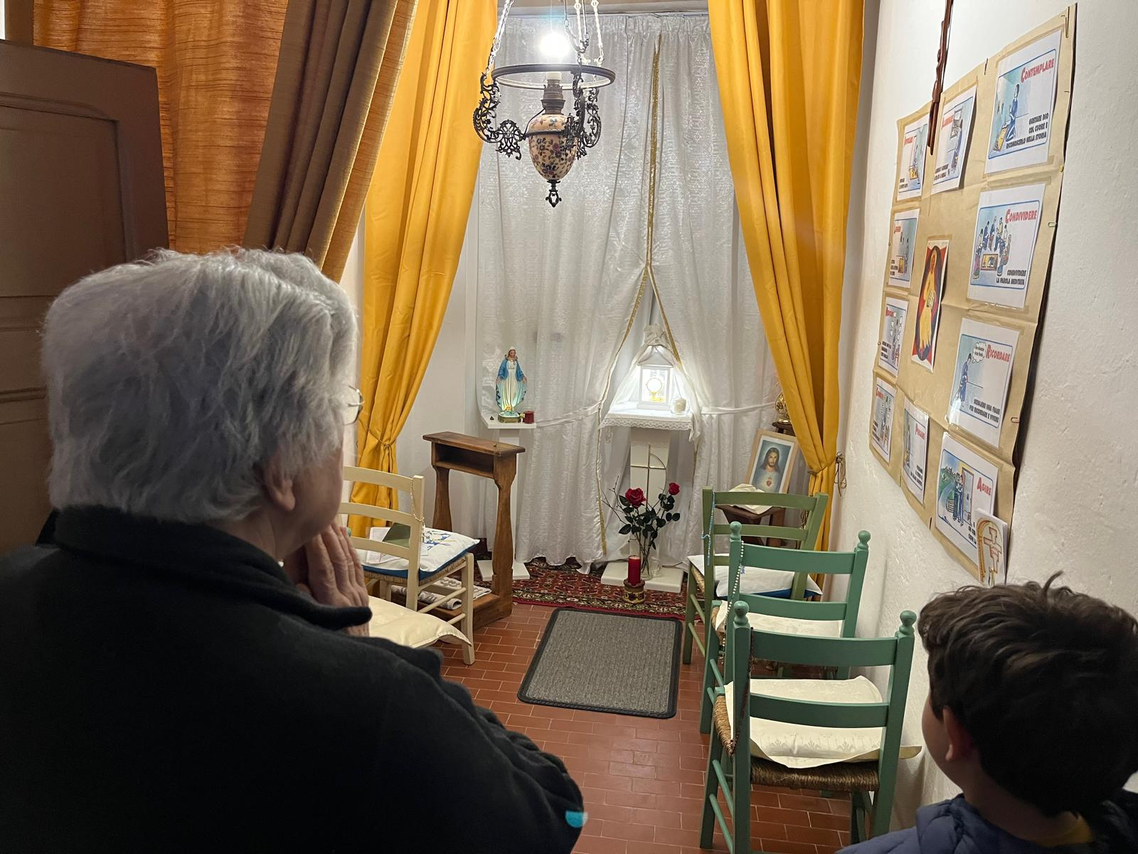 Una messa celebrata nella casa di spiritualità  - foto Plucani&nbsp;