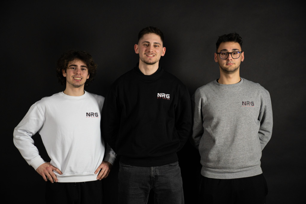 Da sinistra, il pilota Tommaso Zavaglia, il team manager Lorenzo Boriani e l’altro pilota Pio Vitale