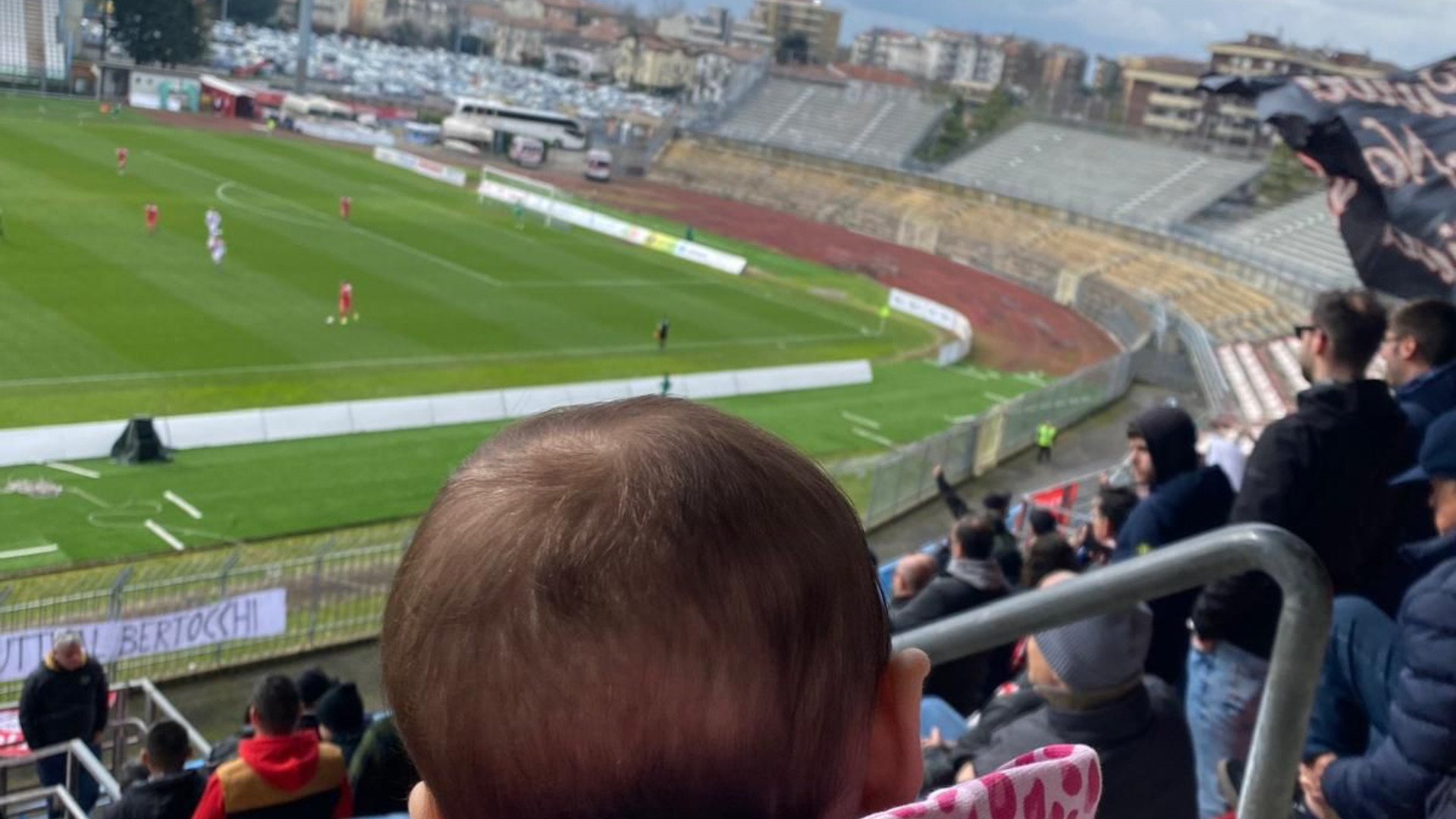 A cinque mesi tifa Piace: Matilde, baby ultras biancorossa