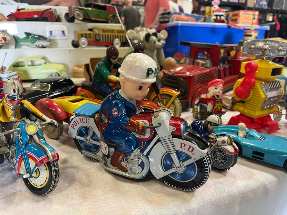 E i motociclisti di latta