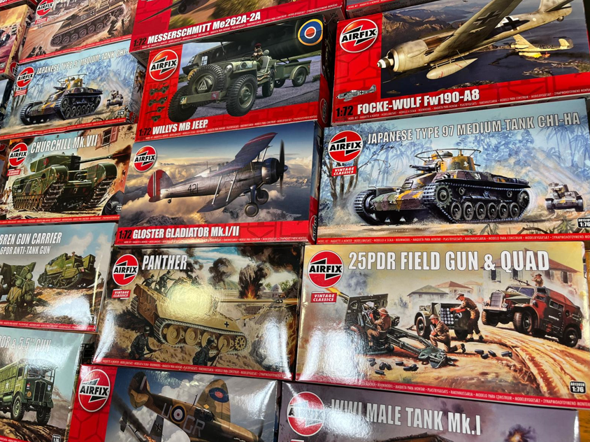 Alcuni degli innumerevoli kit di montaggio
