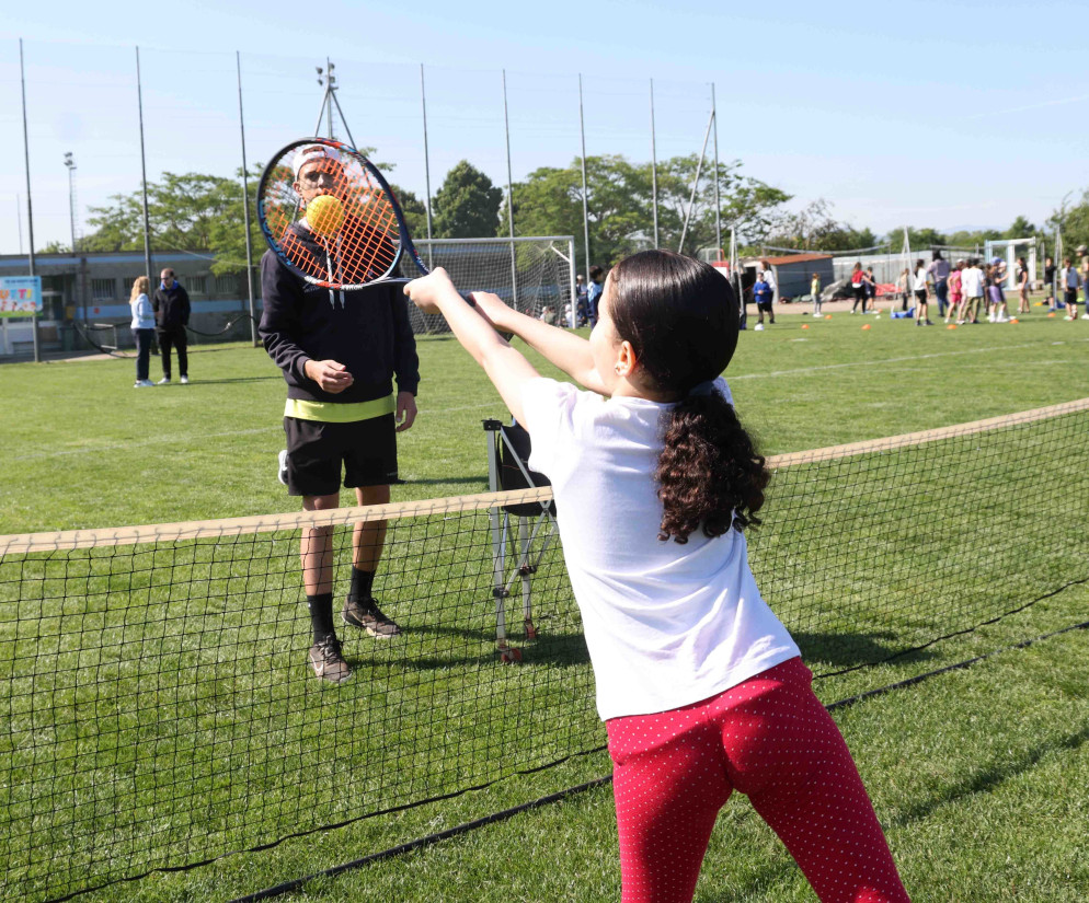 Più di 500 bambini di 23 classi della scuola elementare Pezzani sul campo del San Giuseppe Calcio