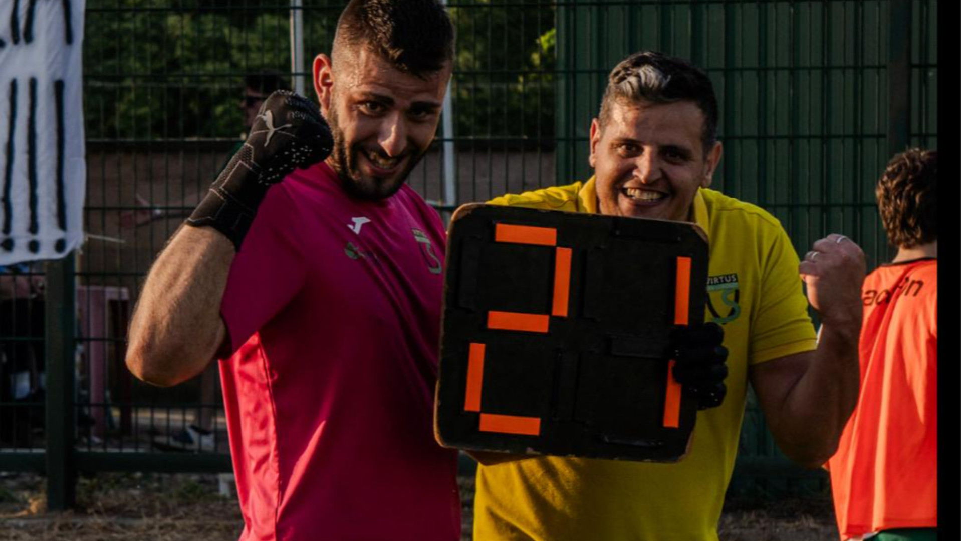 A destra, mister Fabio Di PIno