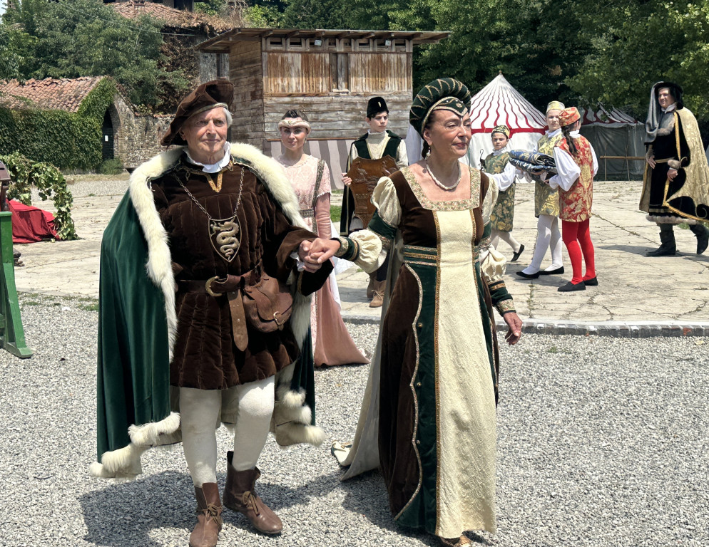 Una coppia alla 49esima edizione del corteo storico di Grazzano Visconti (foto Zangrandi)