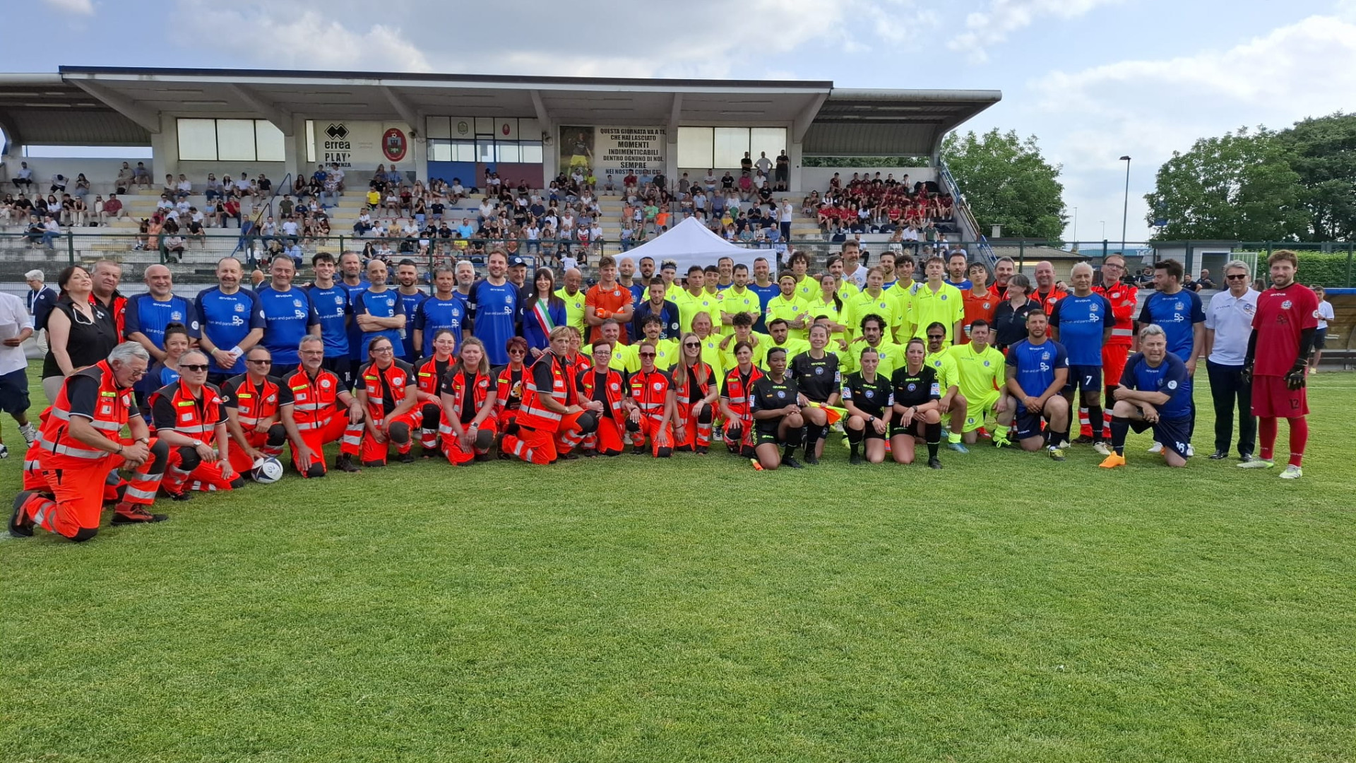 I cantanti al Soressi per la solidarietà. FOTO