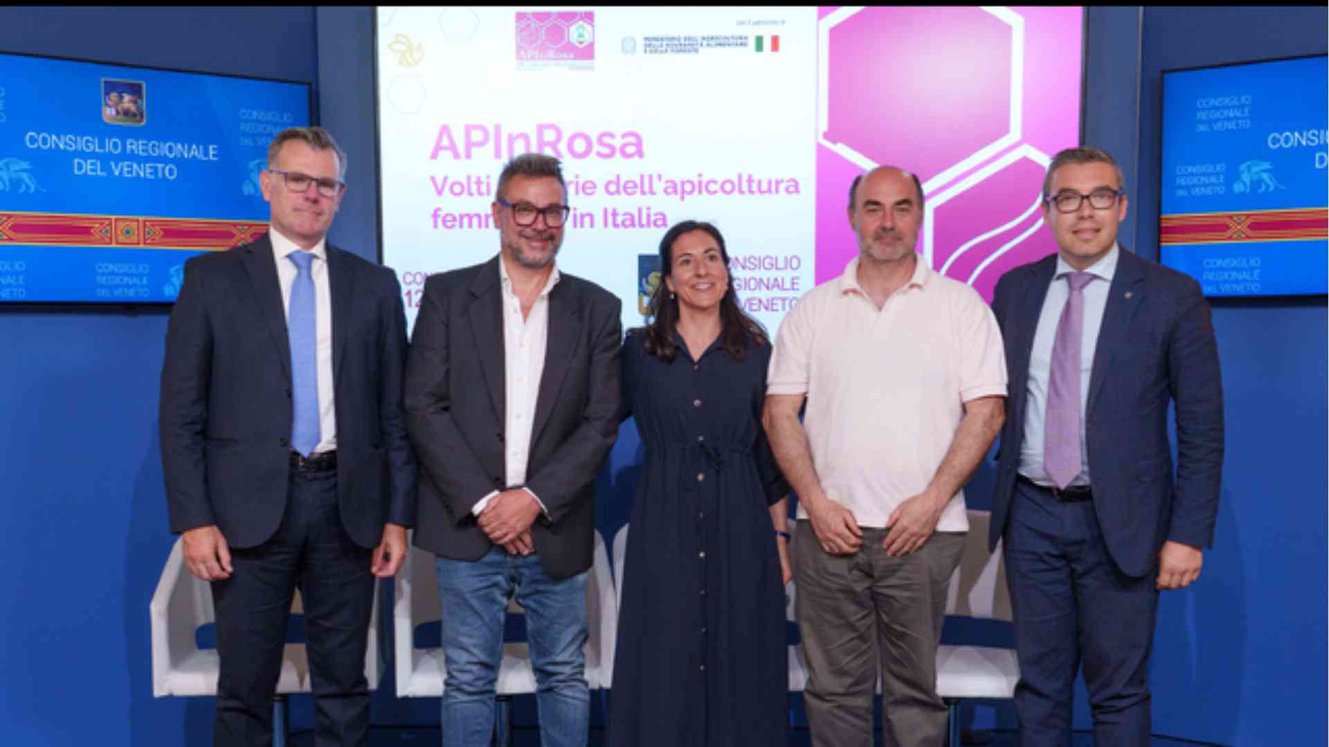 CRV - Presentazione ‘ApiInRosa – Volti e storie dell’apicoltura al femminile in Italia’