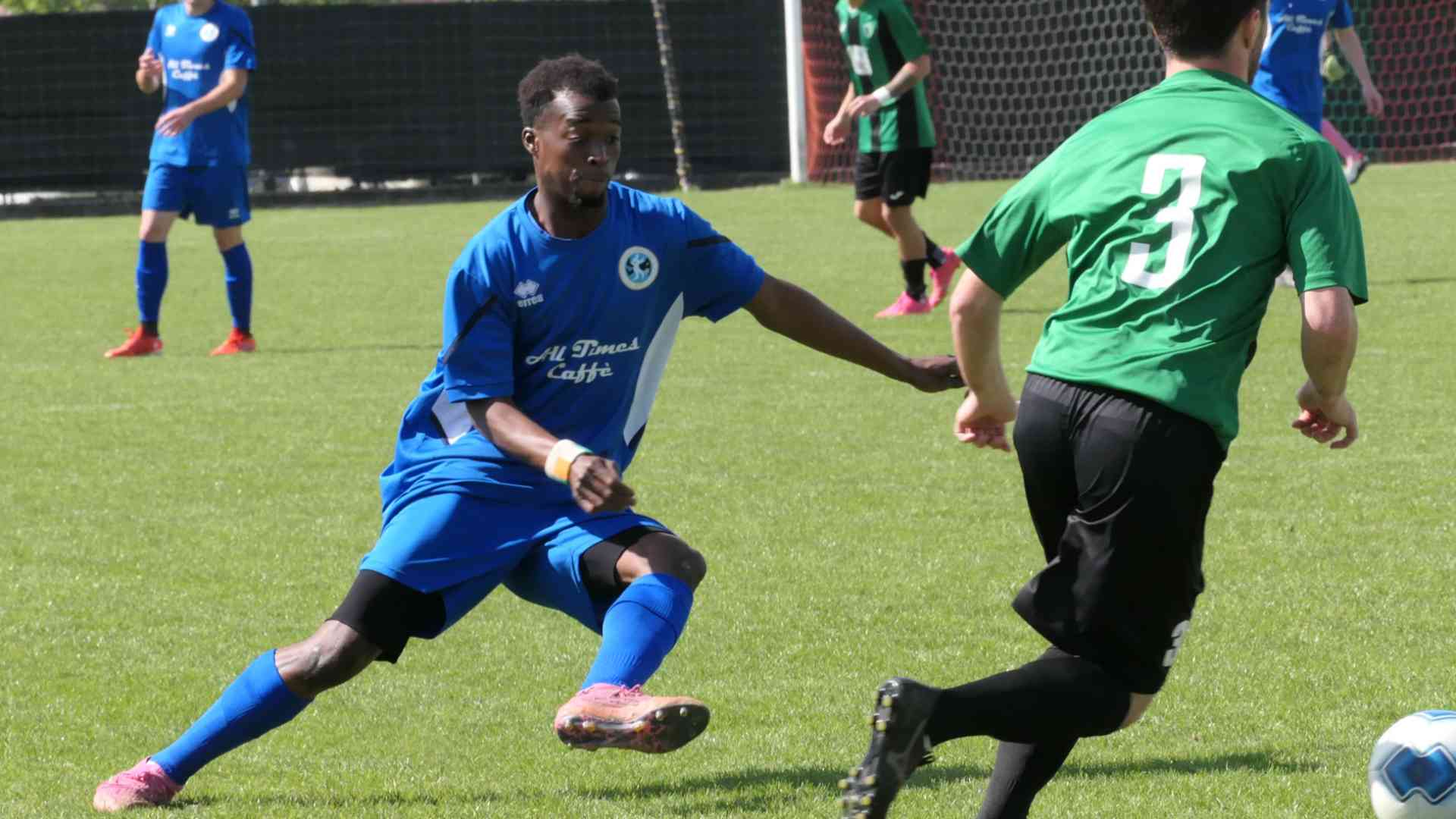 Siaka Kone in azione con la maglia della Sarmatese