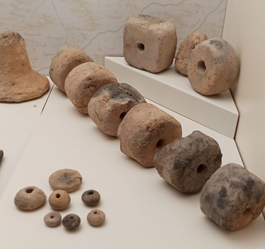 Pesi in terracotta dalla terramare di Rovere di Caorso