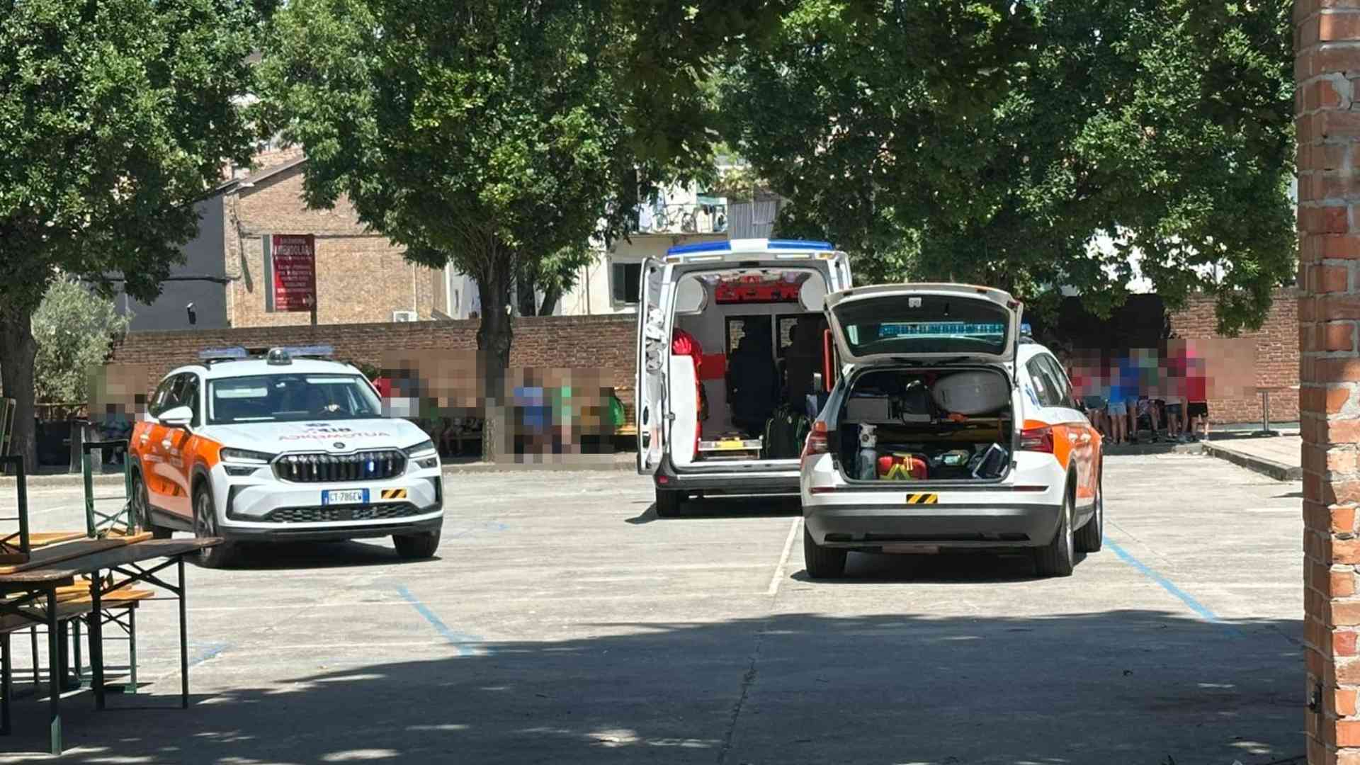 Paura al centro estivo parrocchiale, bimbo ferito alla testa