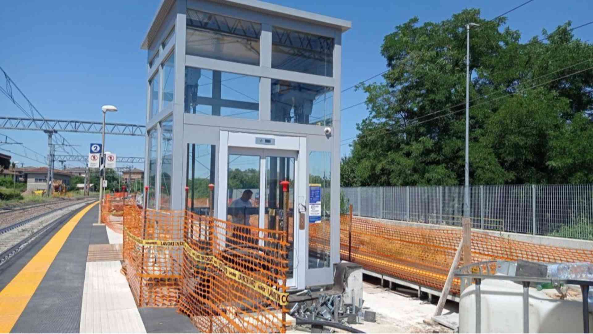Ascensore stazione di Castello, FS: «Attivato a fine luglio»