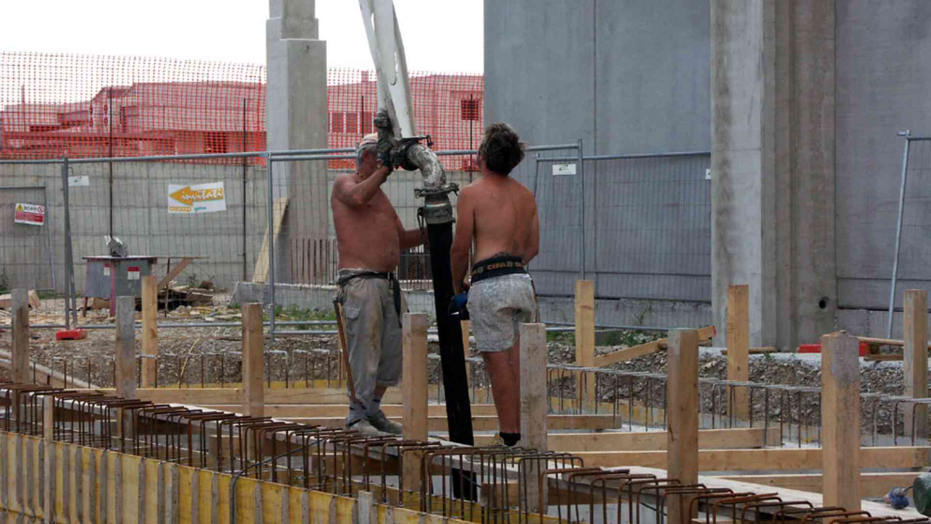 Gran caldo, stop al lavoro all'aperto dalle 12,30 alle 16