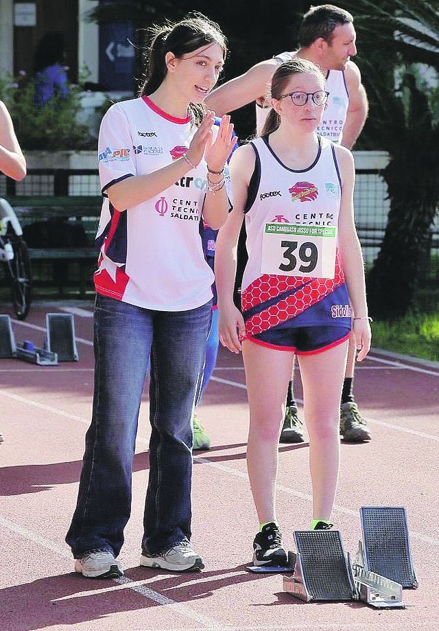 Rebecca pratica anche Corsa con lo Special Dream di Piacenza - qui con la sorella maggiore Rachele