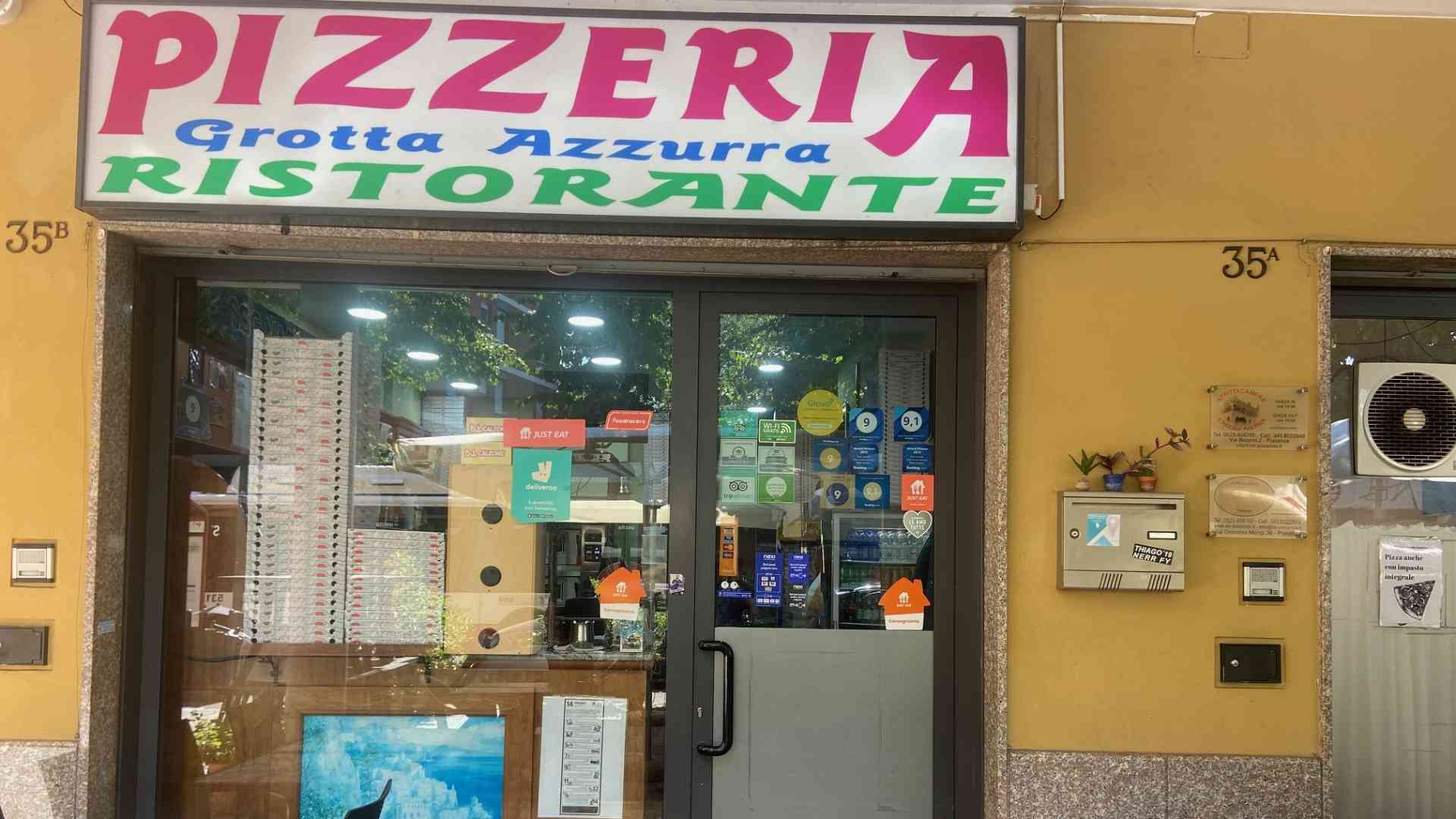 Ladri nella pizzeria Grotta Azzurra di via Morigi