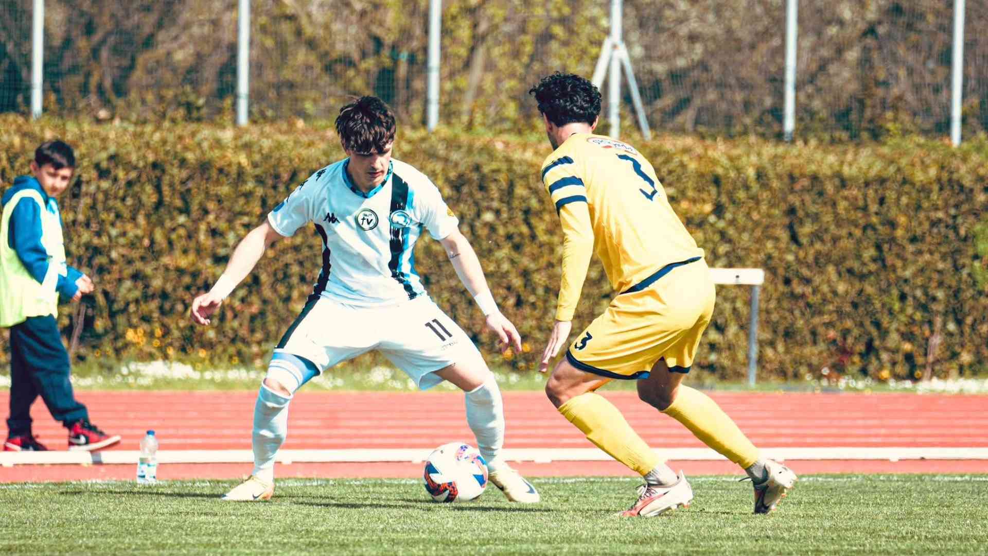 Bianchetti in azione con la maglia del Desenzano