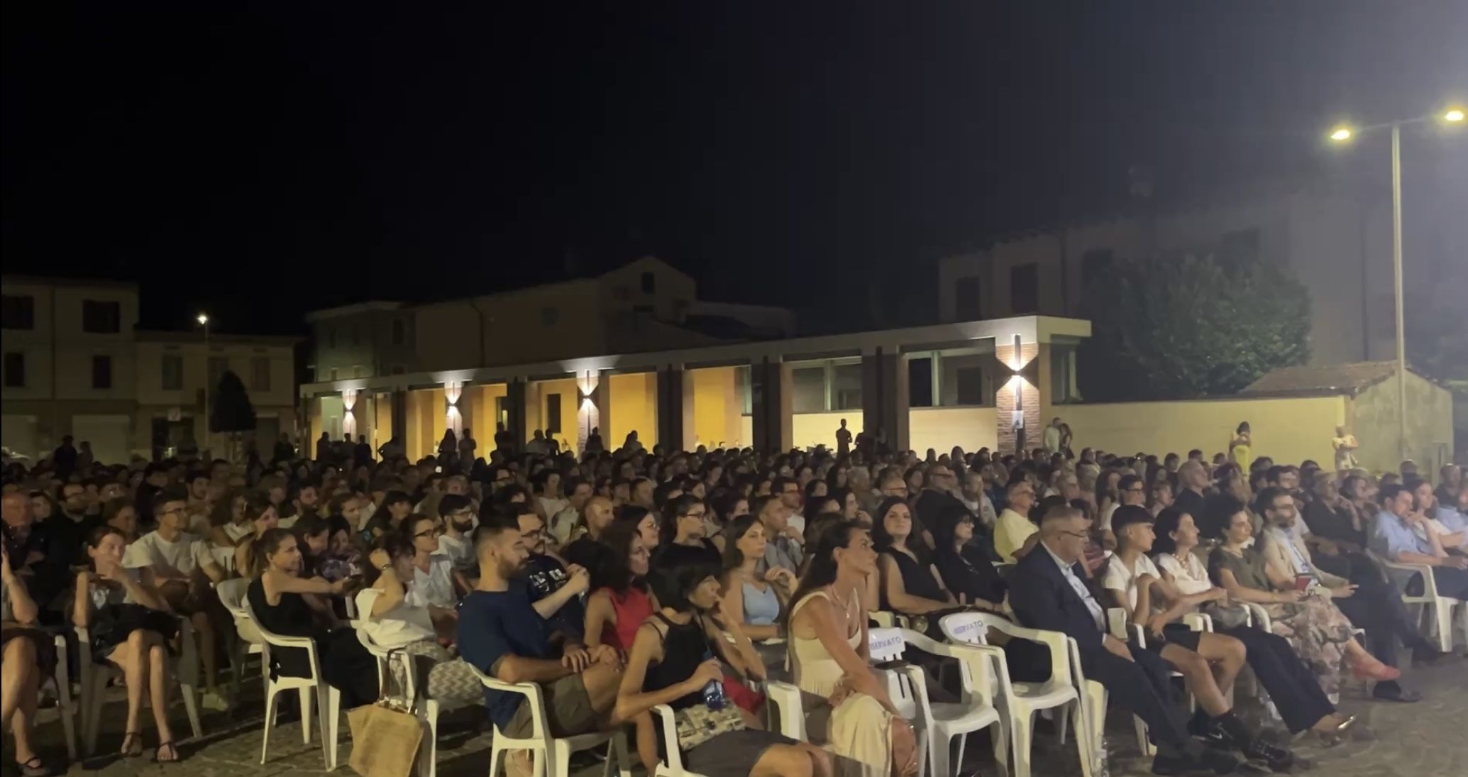 L'affollata platea