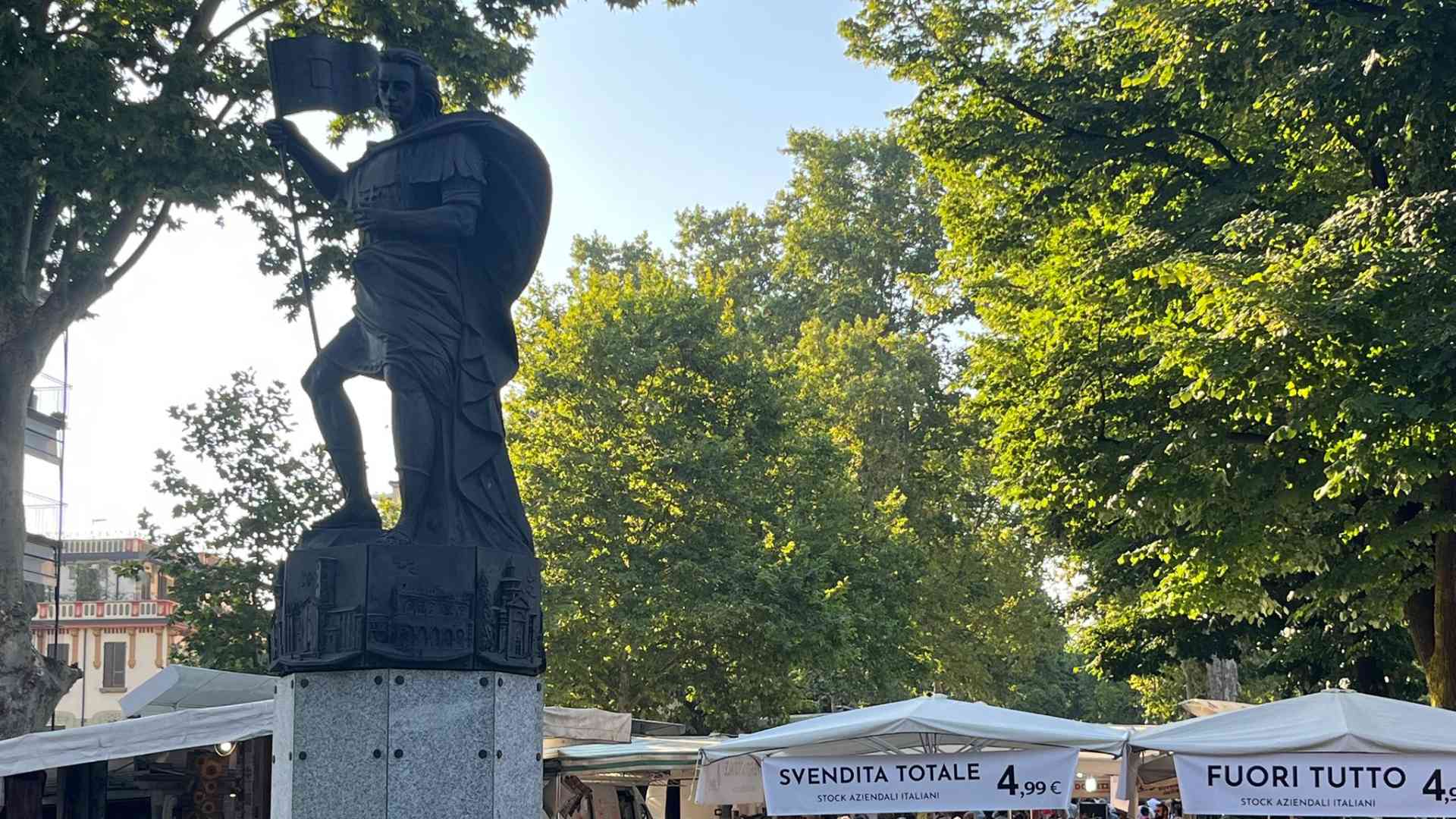 L'amore per la fiera di Sant'Antonino più forte del caldo