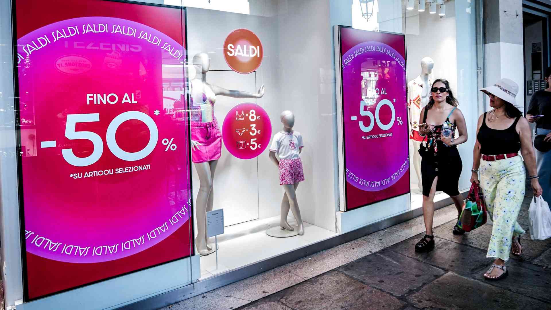 Tra sconti e qualche malumore anche a Piacenza partono i saldi estivi