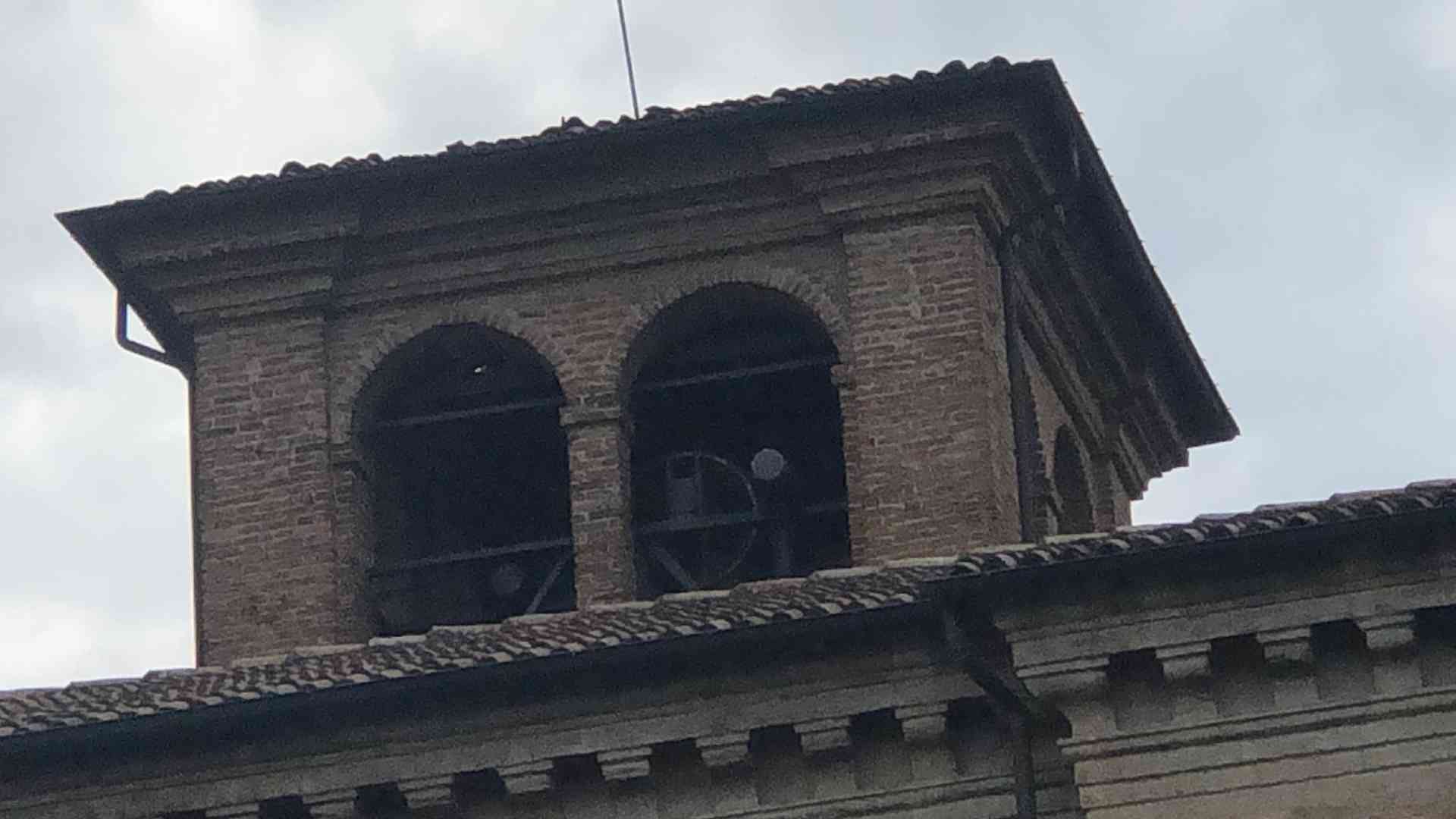 Cella danneggiata, campane mute in Santa Maria di Campagna