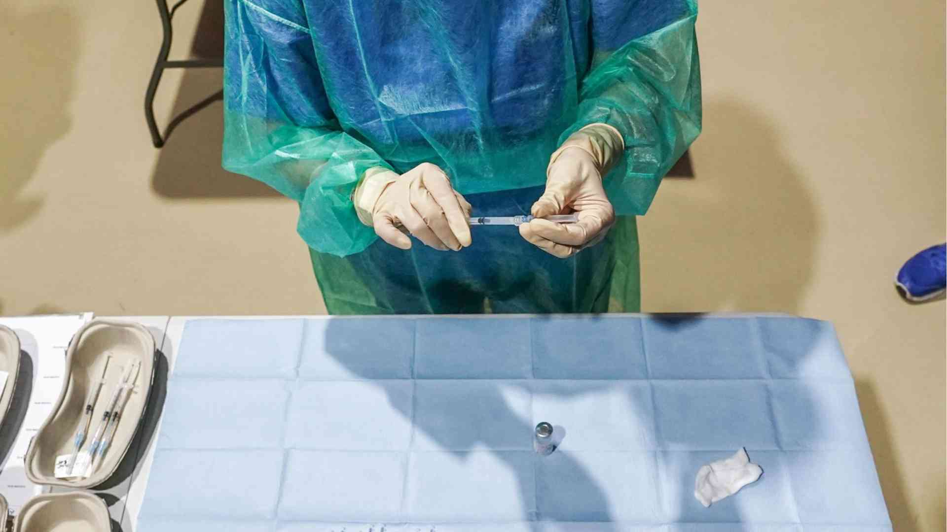 Falsi vaccini, l'ex infermiera no vax sarà processata