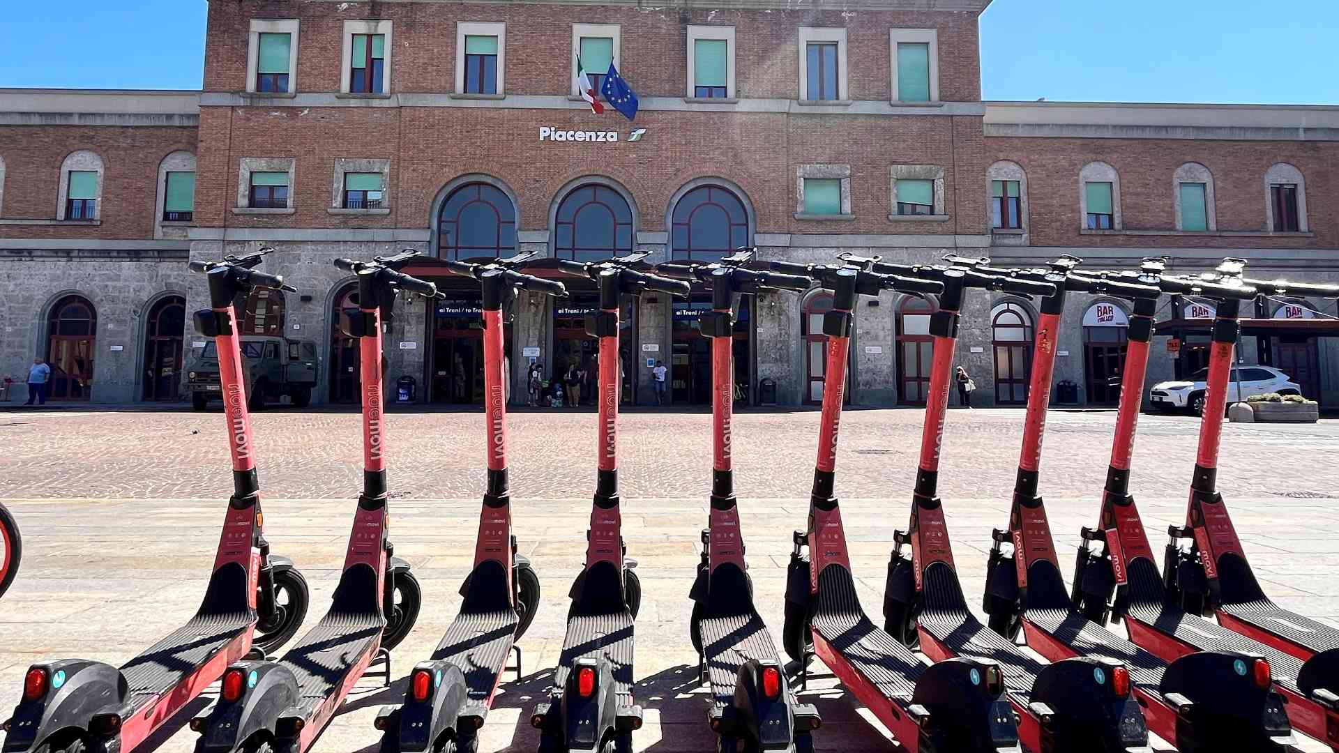 Monopattini, le nuove regole dividono i conducenti