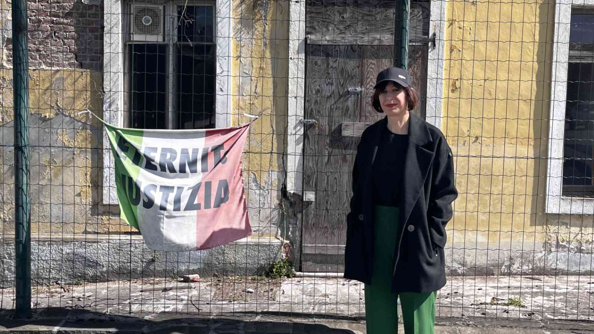 La città d’amianto, tre donne e una battaglia contro una fabbrica
