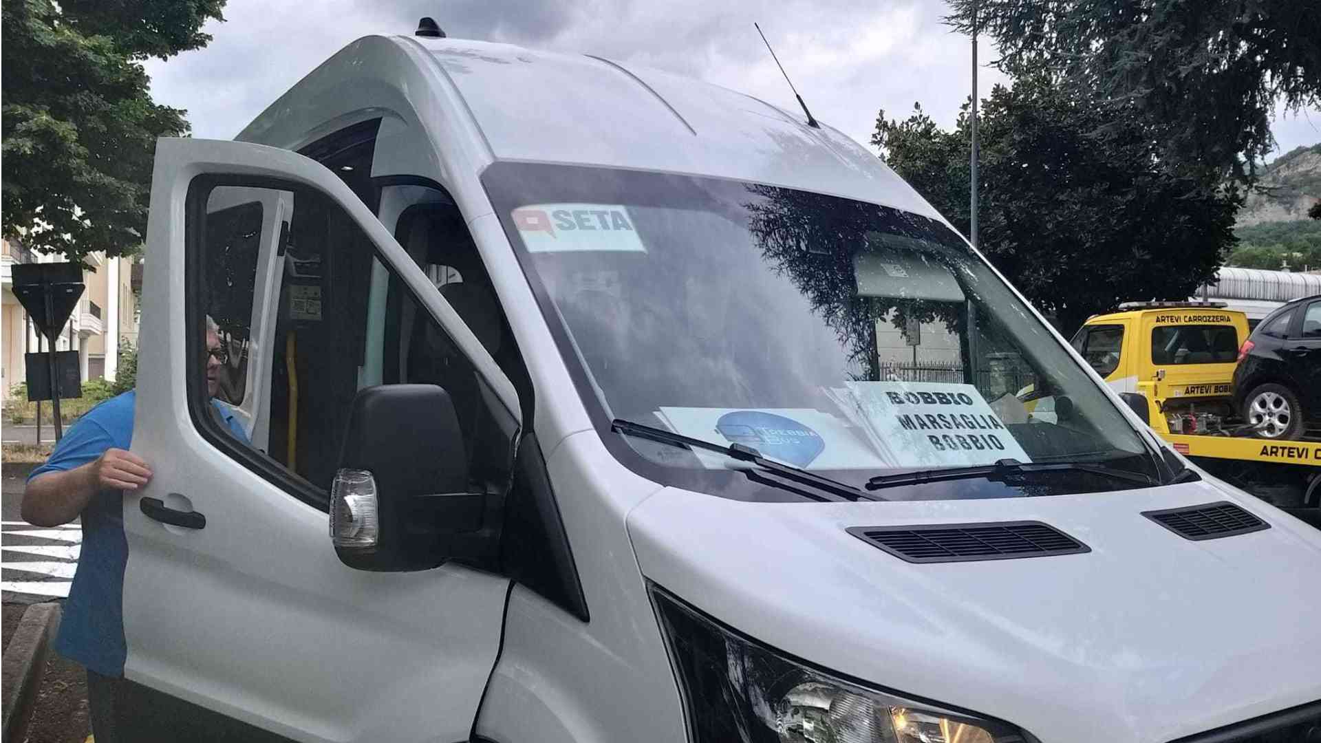 Una domenica sul Trebbia Bus tra cambi e meandri