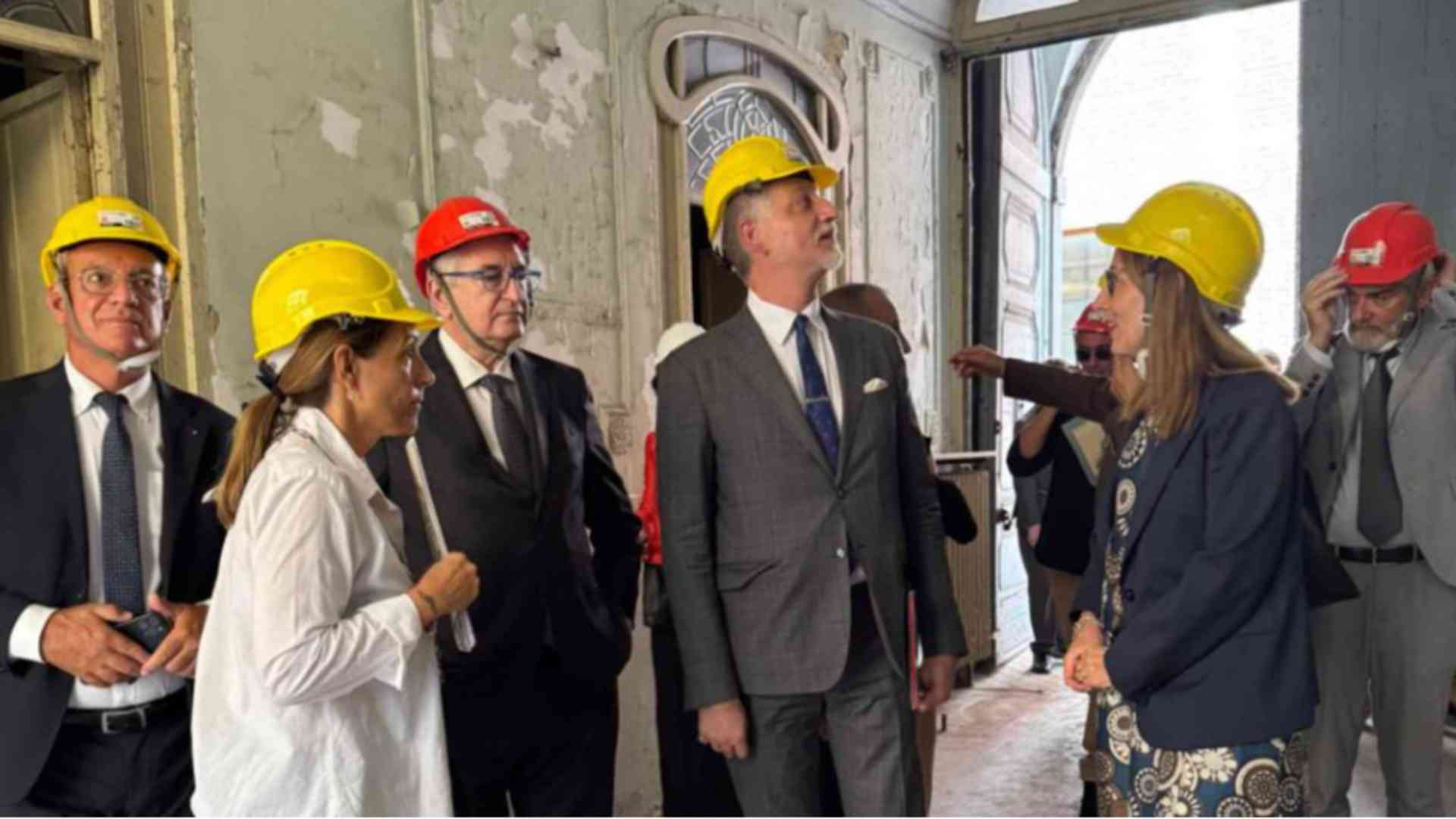 Visita a sorpresa del ministro Alessandro Giuli a Piacenza e villa Verdi