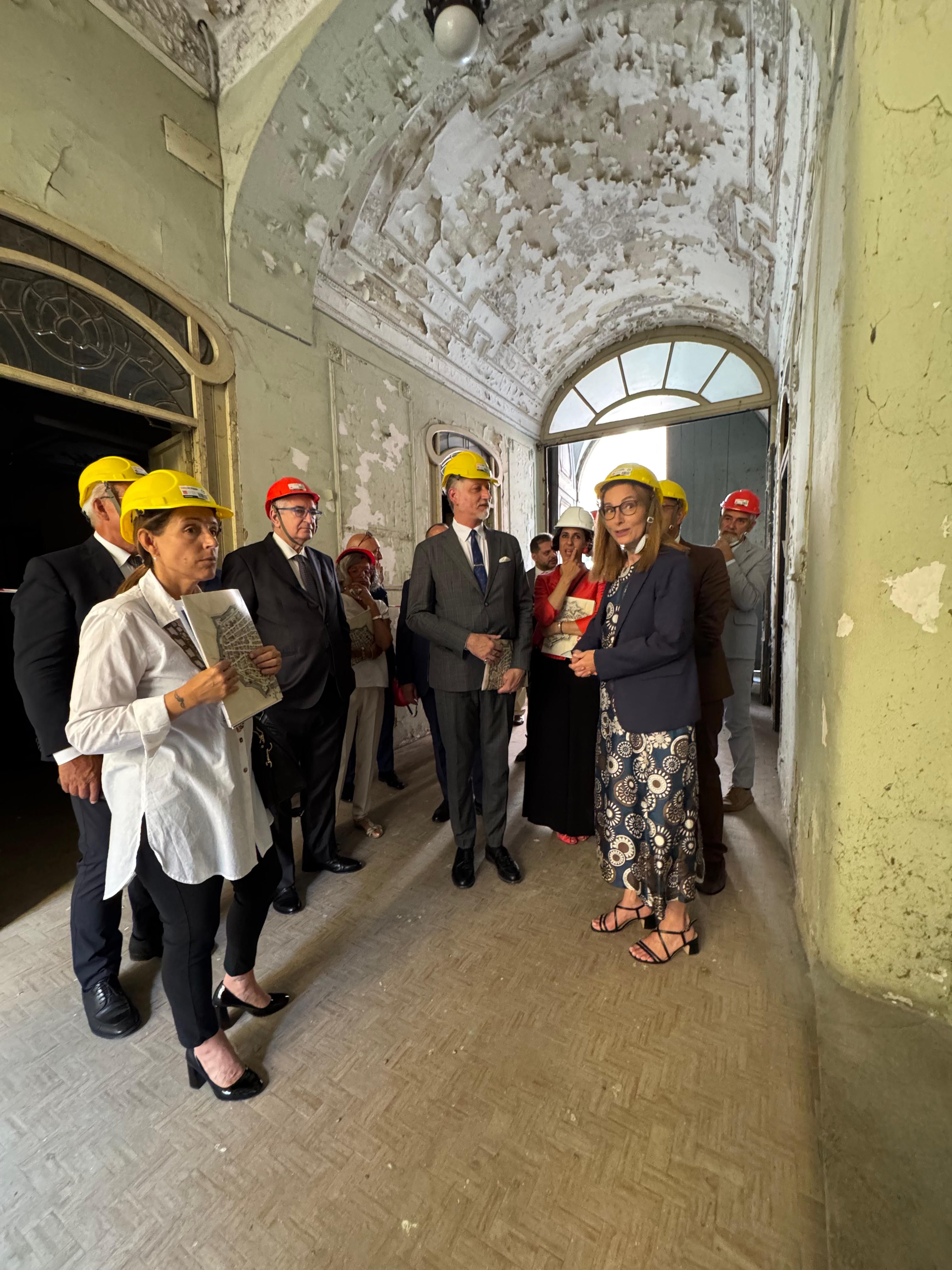 Il ministro della Cultura, Alessandro Giuli, in visita all'hotel San Marco a Piacenza