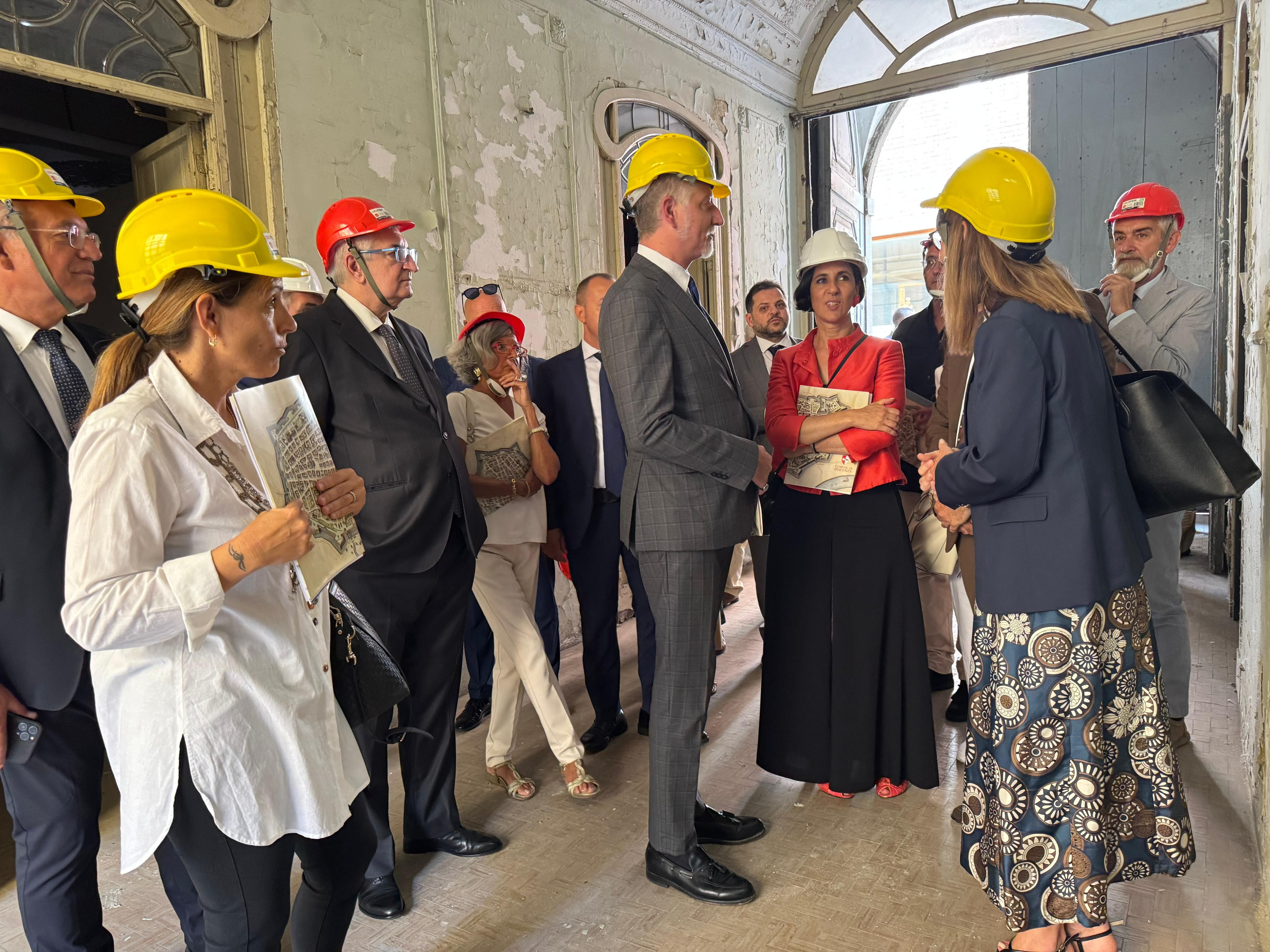 Il ministro della Cultura, Alessandro Giuli, in visita all'hotel San Marco a Piacenza
