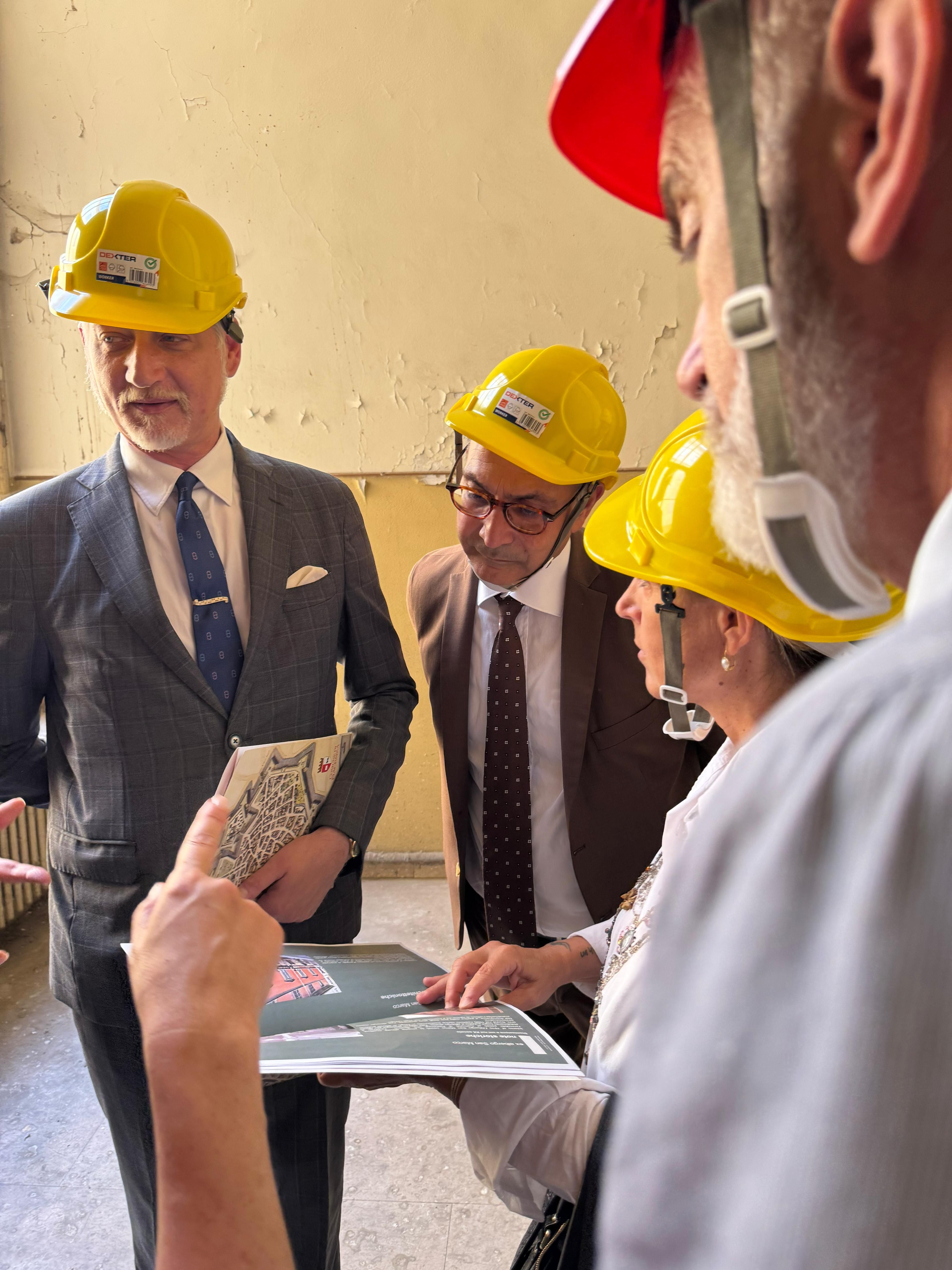 Il ministro della Cultura, Alessandro Giuli, in visita all'hotel San Marco a Piacenza