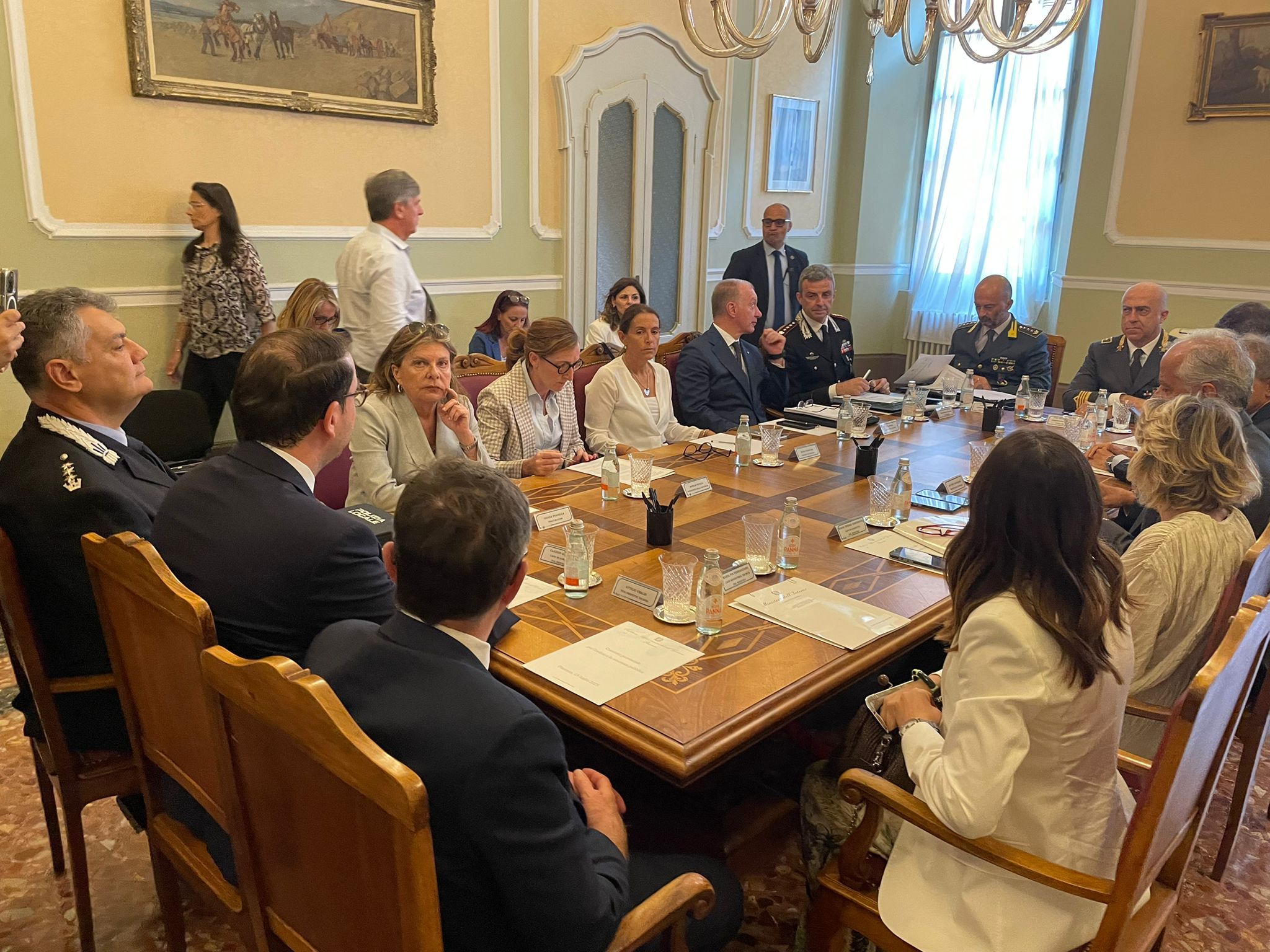 Il comitato per la sicurezza urbana, con il ministro dell'Interno Matteo Piantedosi e il capo della Polizia, Direttore Generale della Pubblica Sicurezza, Vittorio Pisani