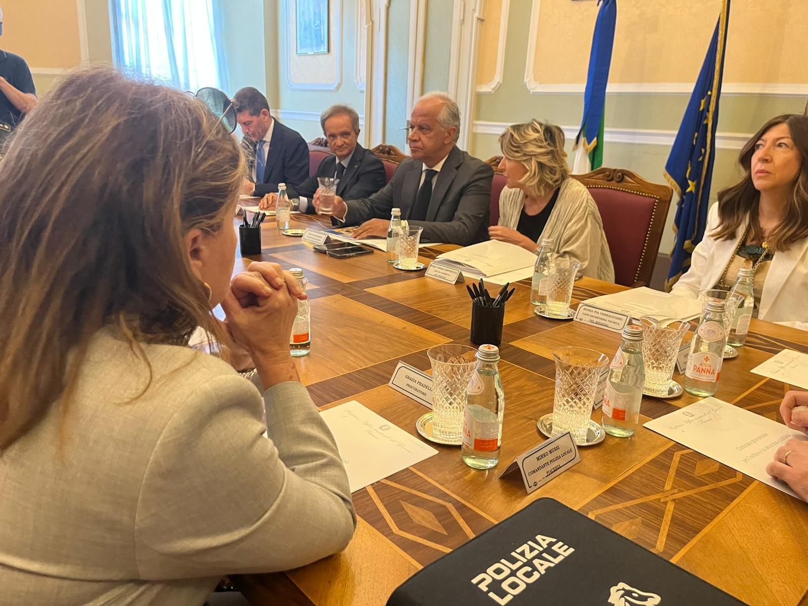 Il comitato per la sicurezza urbana, con il ministro dell'Interno Matteo Piantedosi e il capo della Polizia, Direttore Generale della Pubblica Sicurezza, Vittorio Pisani