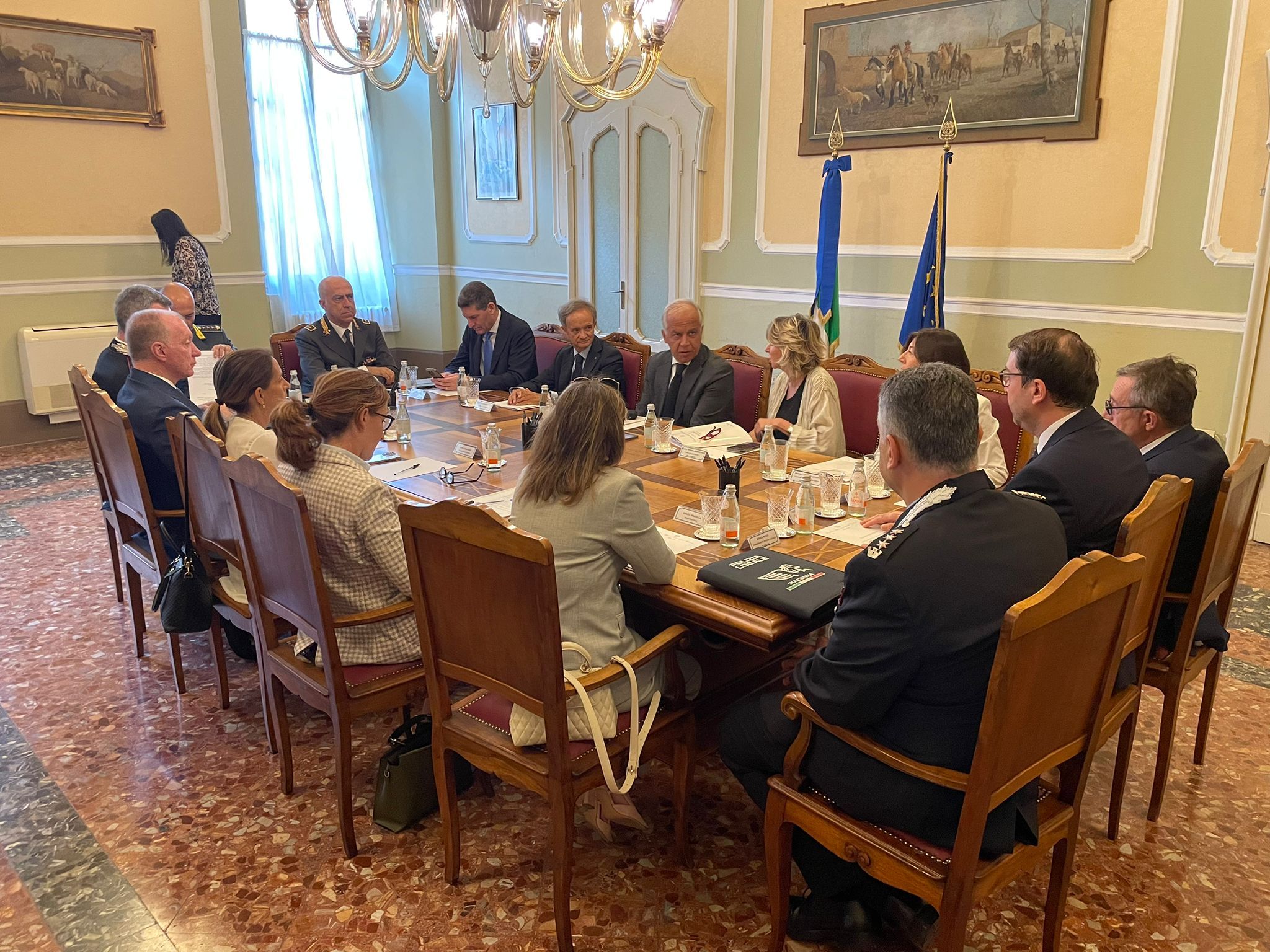 Il comitato per la sicurezza urbana, con il ministro dell'Interno Matteo Piantedosi e il capo della Polizia, Direttore Generale della Pubblica Sicurezza, Vittorio Pisani
