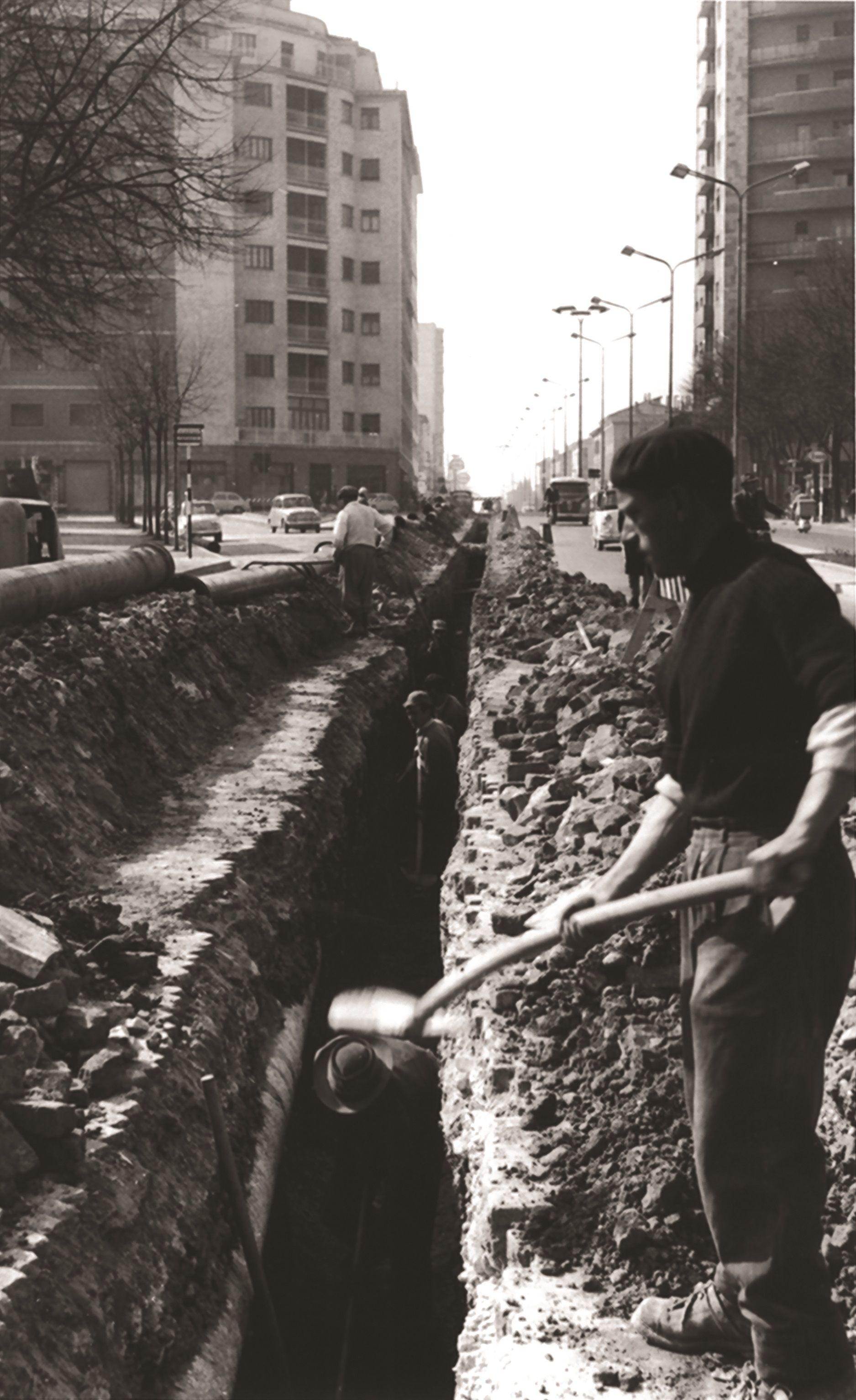 La disposizione di tubazioni a Barriera Genova negli anni '60