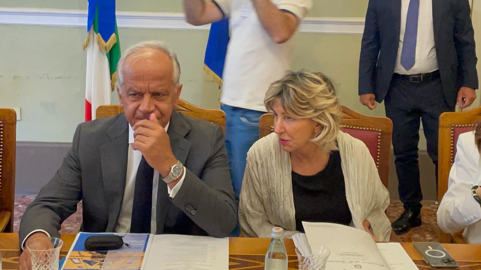 Il comitato per la sicurezza urbana, con il ministro dell'Interno Matteo Piantedosi e il capo della Polizia, Direttore Generale della Pubblica Sicurezza, Vittorio Pisani