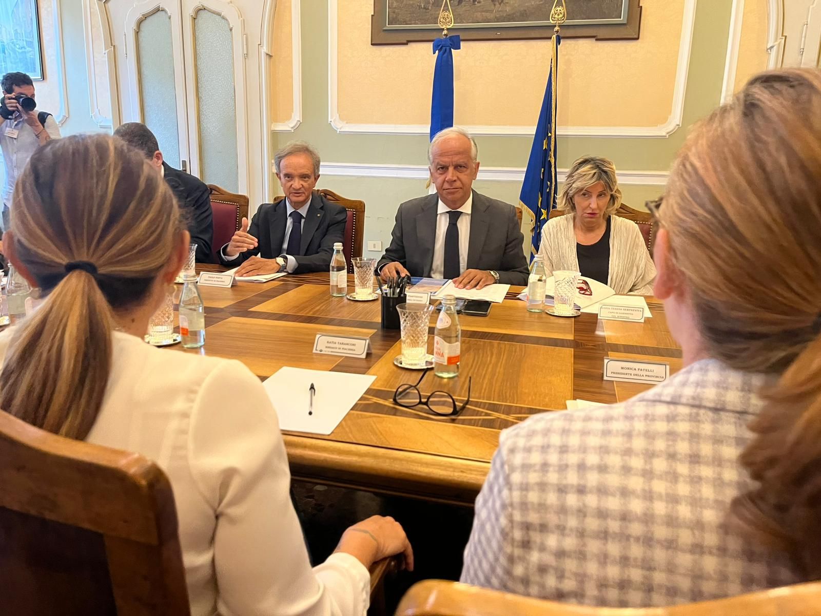 Il comitato per la sicurezza urbana, con il ministro dell'Interno Matteo Piantedosi e il capo della Polizia, Direttore Generale della Pubblica Sicurezza, Vittorio Pisani