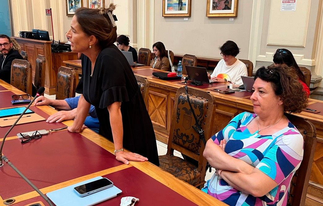 L'intervento della sindaca Katia Tarasconi, seduta accanto alla sindaca di Ferriere Carlotta Oppizzi