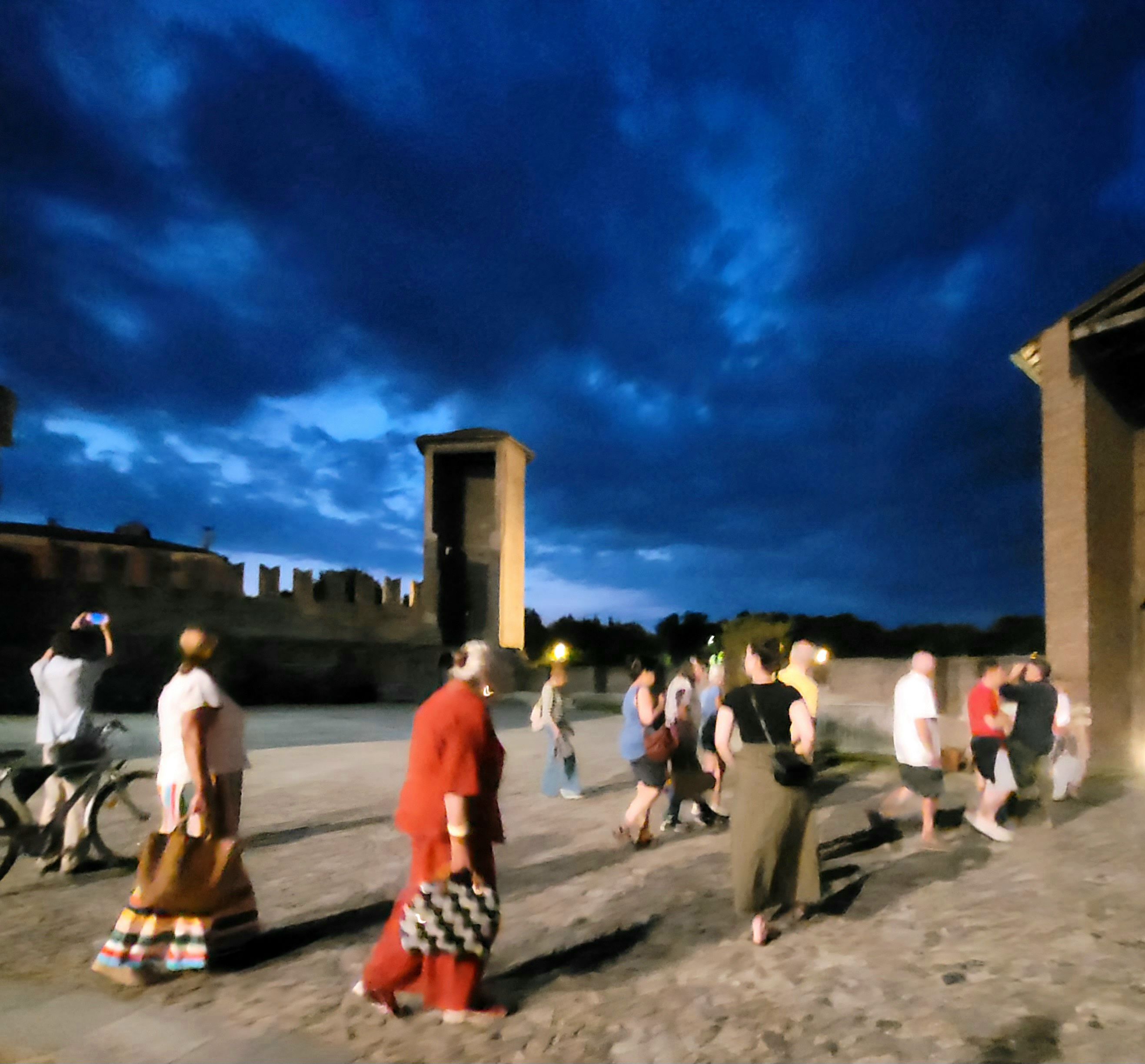 Foto visita notturna Farnese