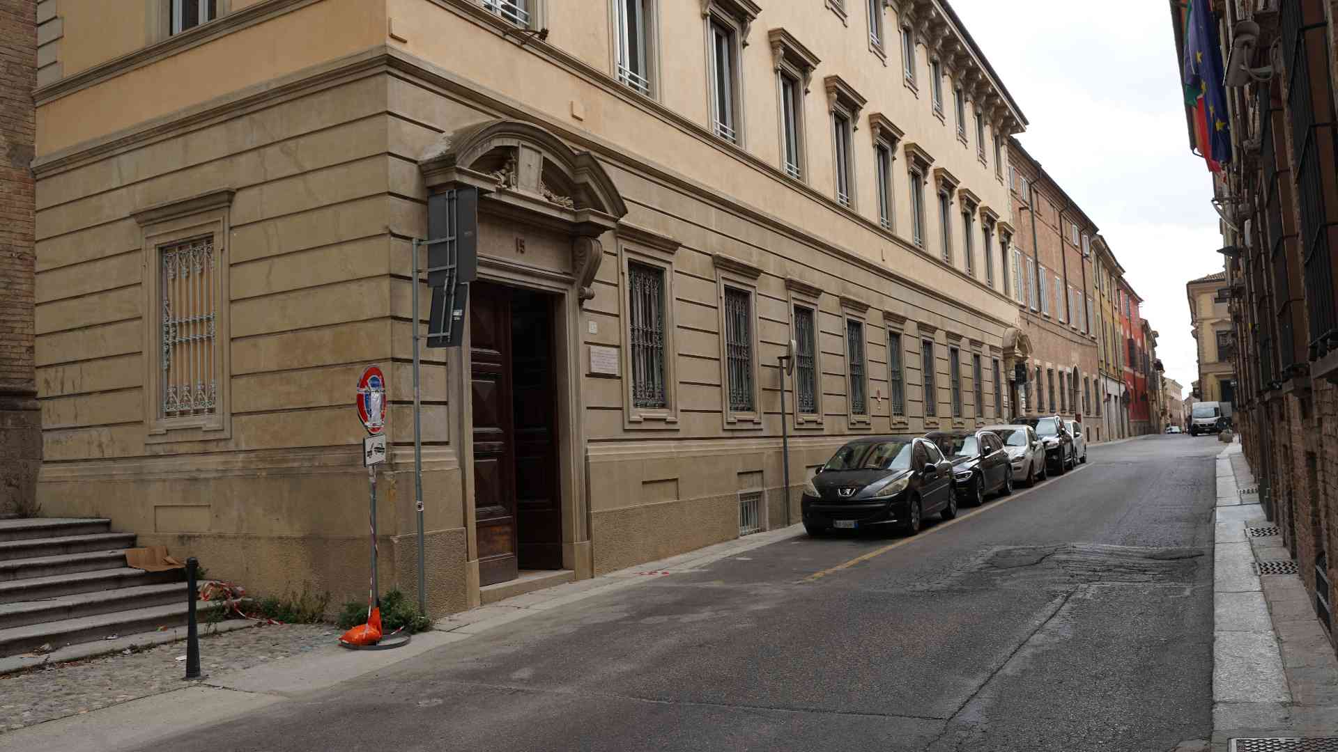 Agenzia Entrate in centro storico: «Pochi parcheggi, è caos totale»