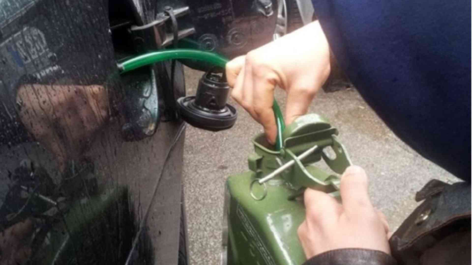 Ladro di gasolio sorpreso alla logistica, denunciato