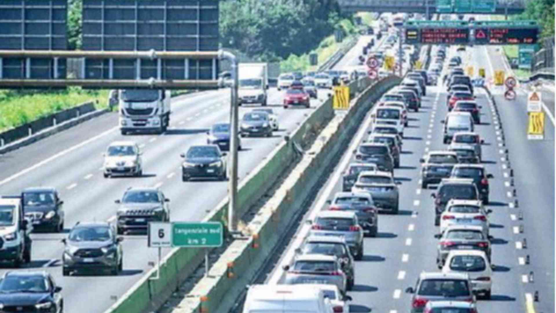 Al via il primo grande esodo estivo. Sulle strade 13 milioni di veicoli