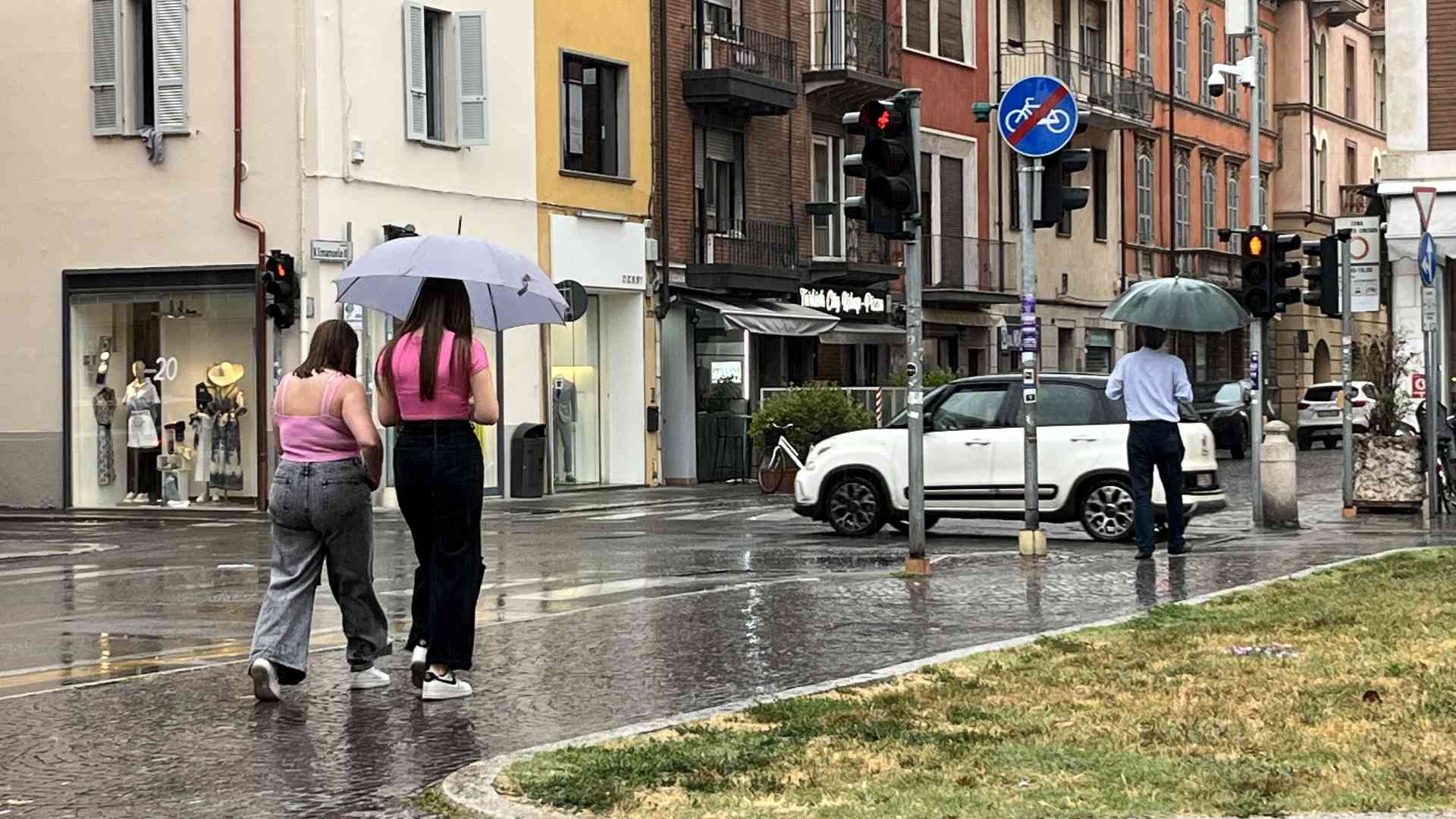 Forti temporali previsti all'alba di lunedì