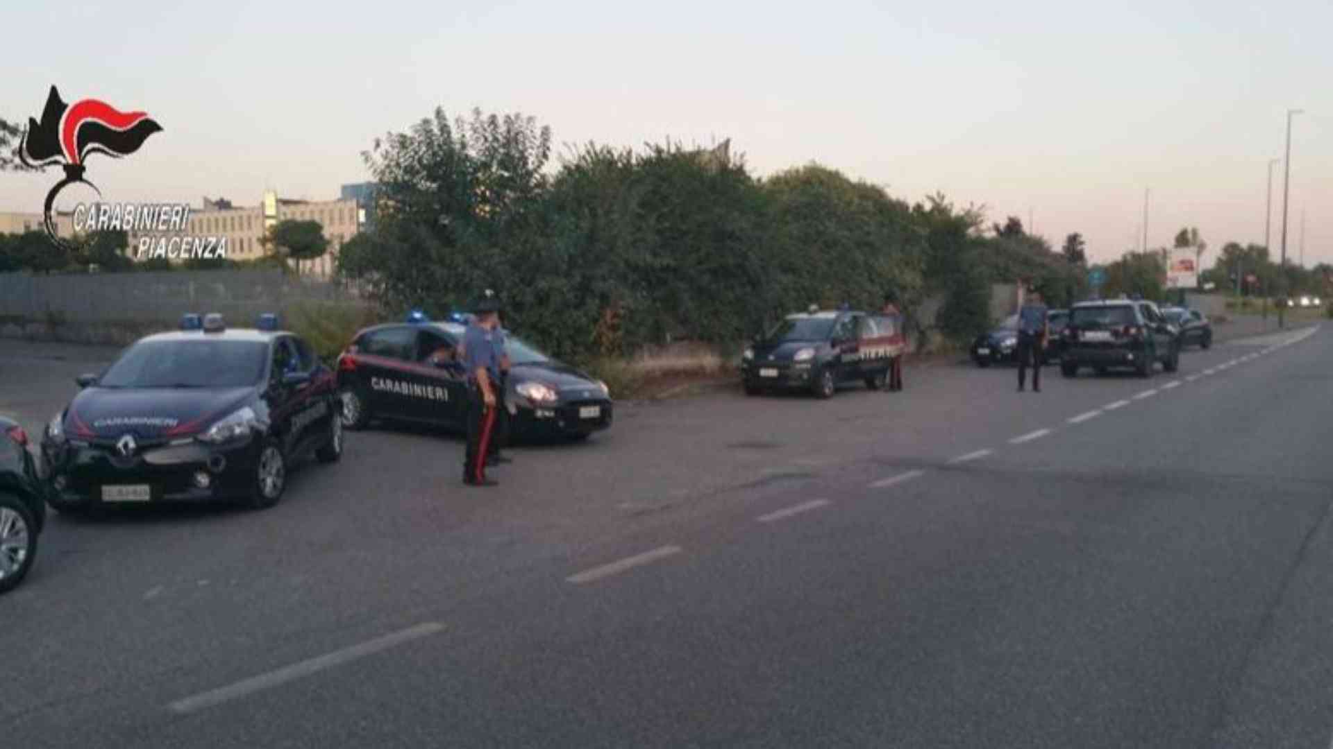 Sbarra di mezzo metro in auto, denunciato 65enne