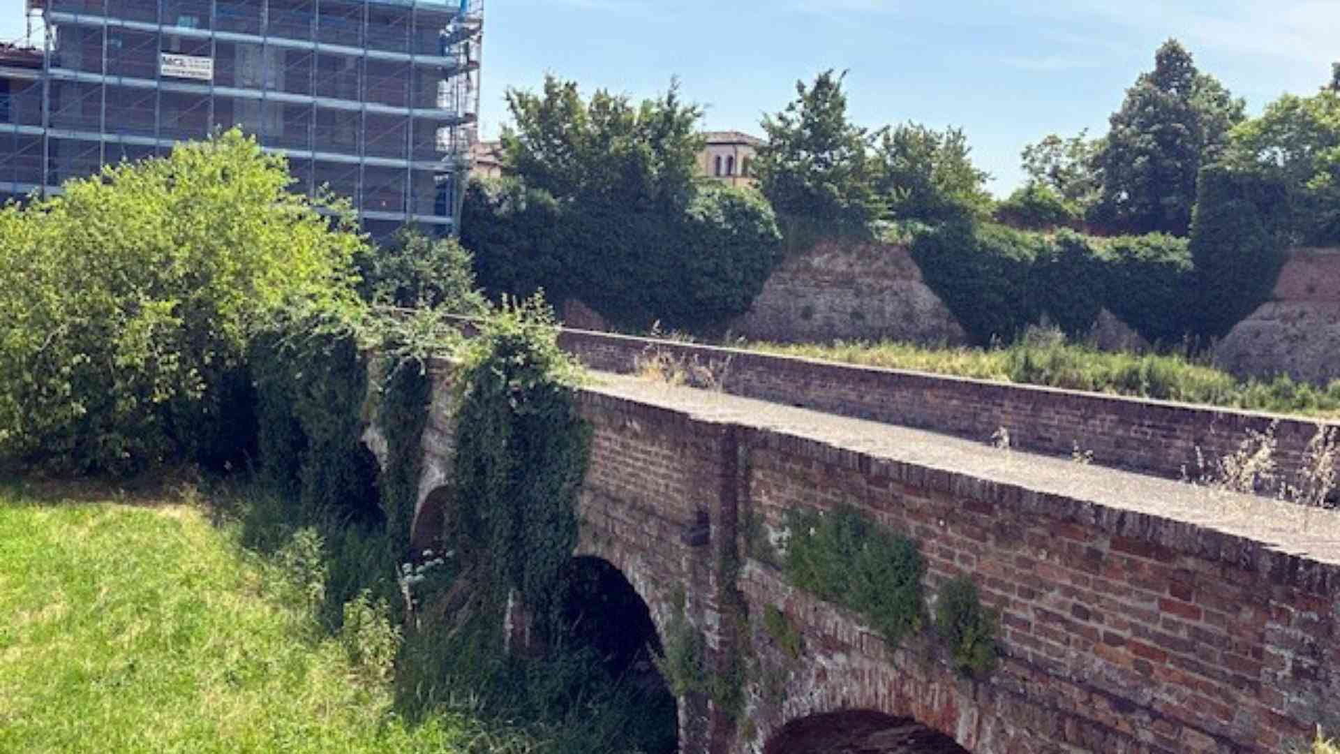 Cantiere Porta Borghetto: il Comune paga gli stipendi al posto dell’appaltatore