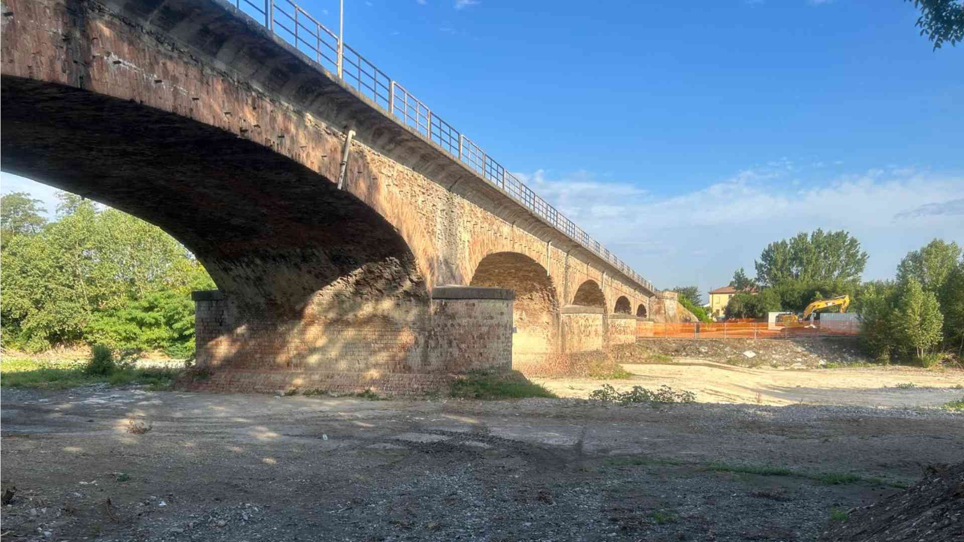 Sono in corso lavori di consolidamento del ponte sul Nure lungo la Statale 9 - © Libertà