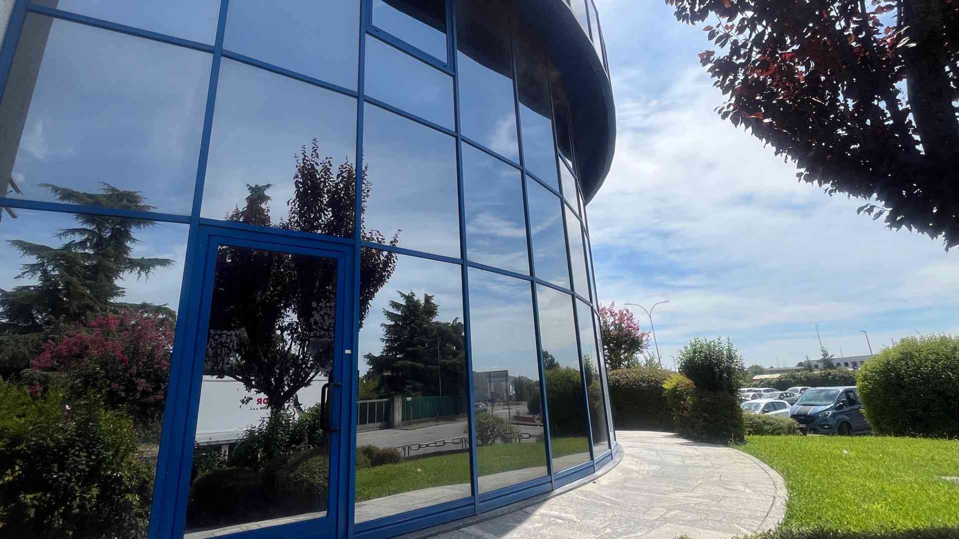 Novità alla Caorsana: nel palazzo a specchio la farmacia comunale