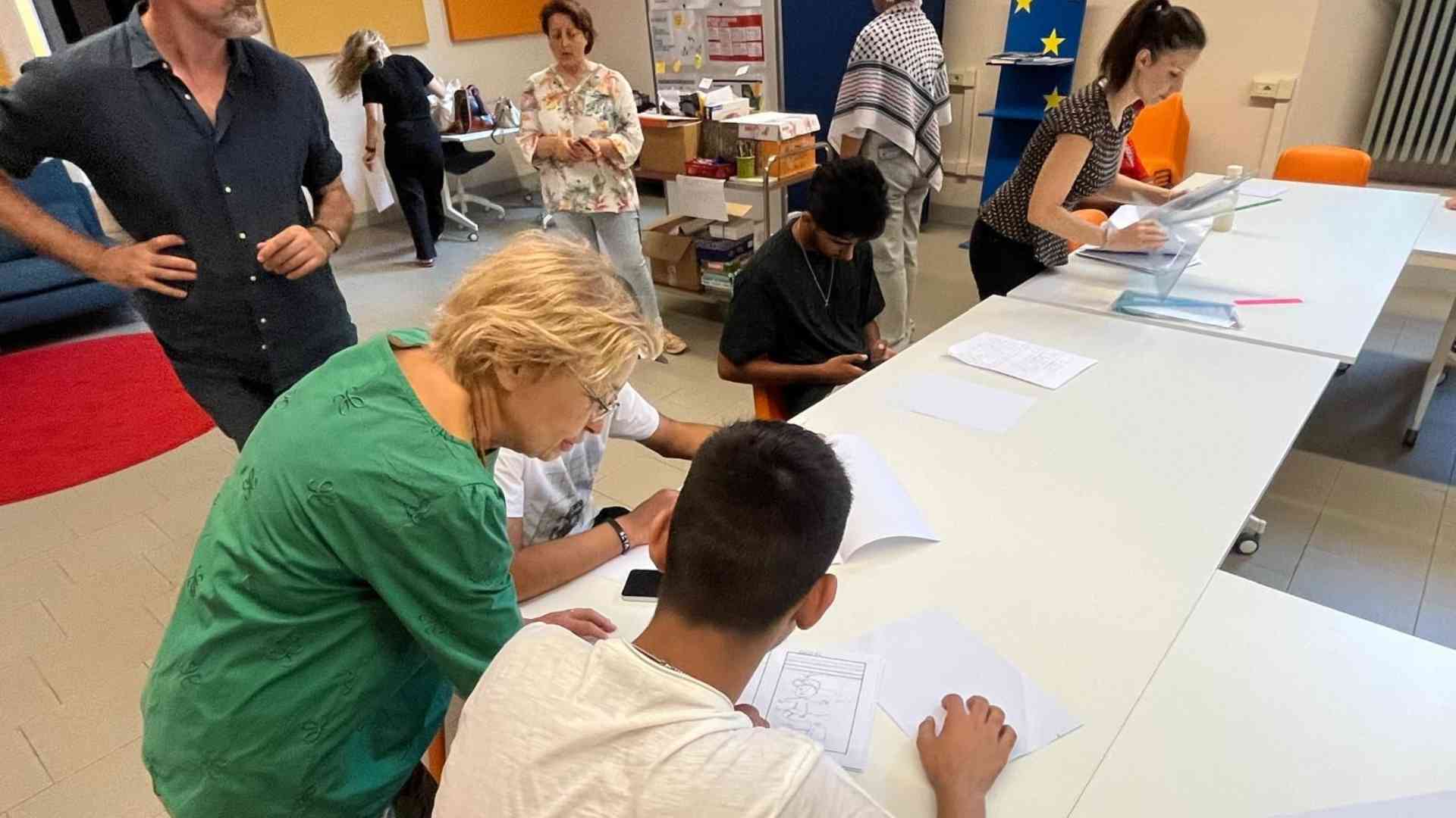 Zona Holden, imparare diritti e doveri con i laboratori