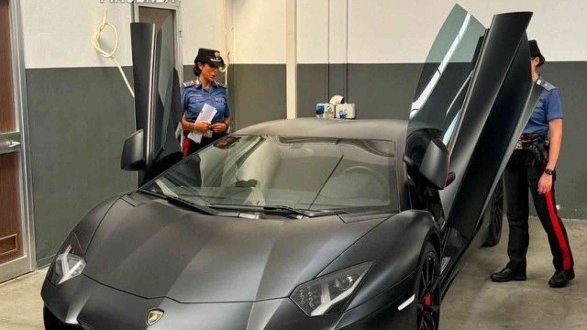Supercar in retromarcia, dissequestrata la Lamborghini Coupé